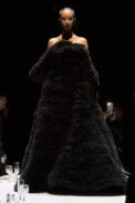 burberry-autumn-winter-2022-womenswear-collection-look-56-1.jpg