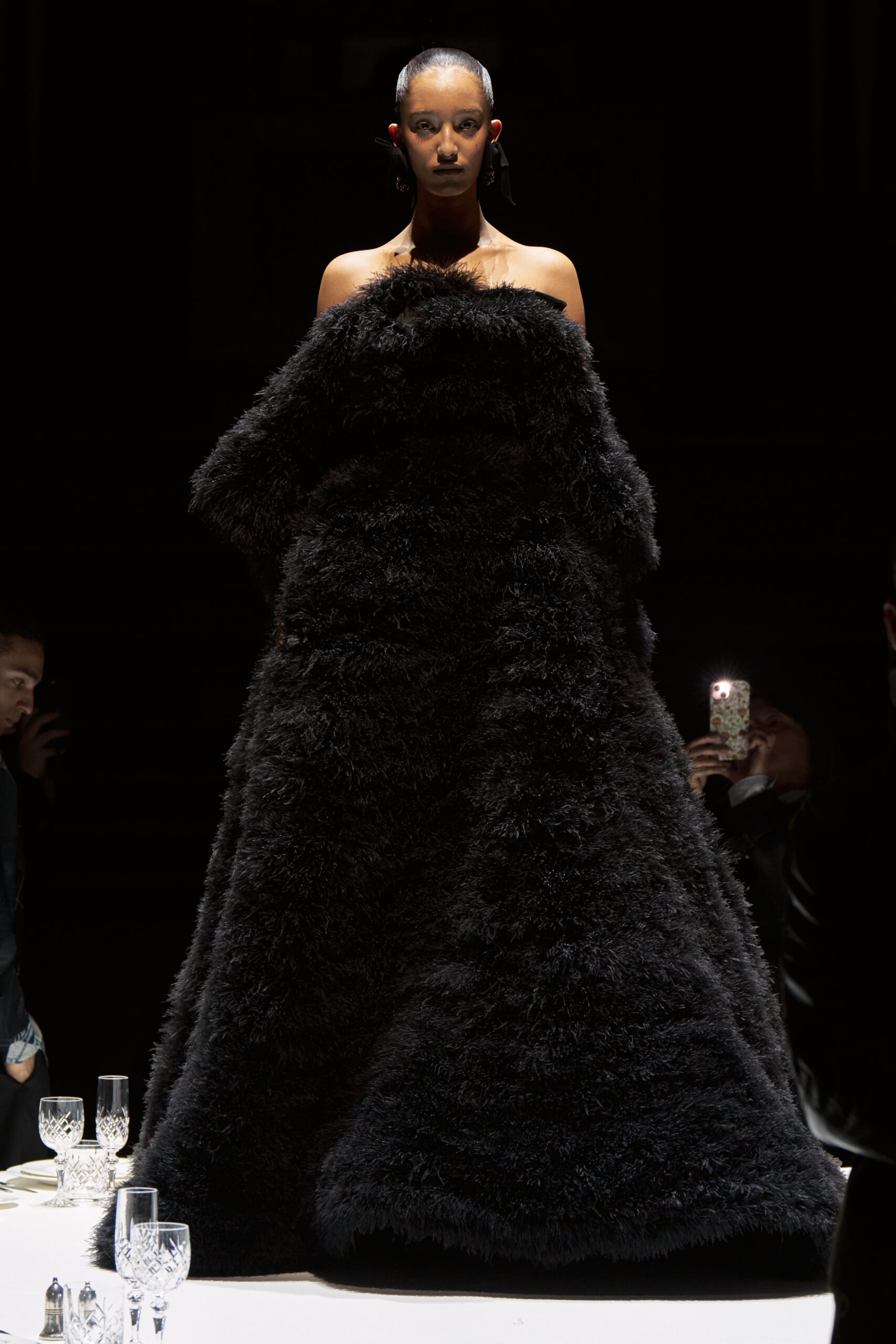 burberry-autumn-winter-2022-womenswear-collection-look-56-1.jpg