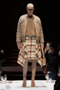 burberry-autumn-winter-2022-womenswear-collection-look-9-1.jpg