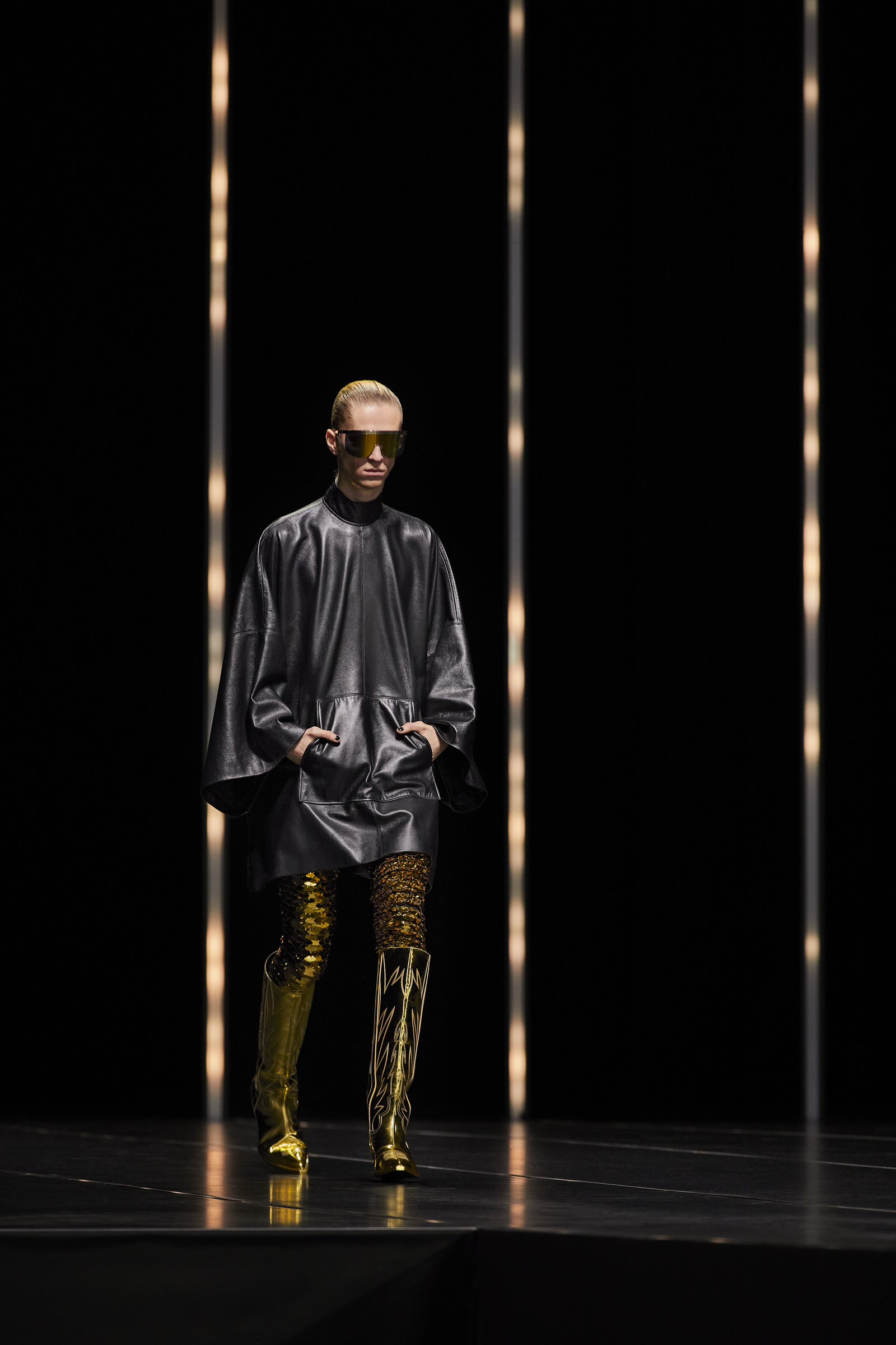 celine-homme-winter-22-boy-doll-print-look-02-01-1.jpg