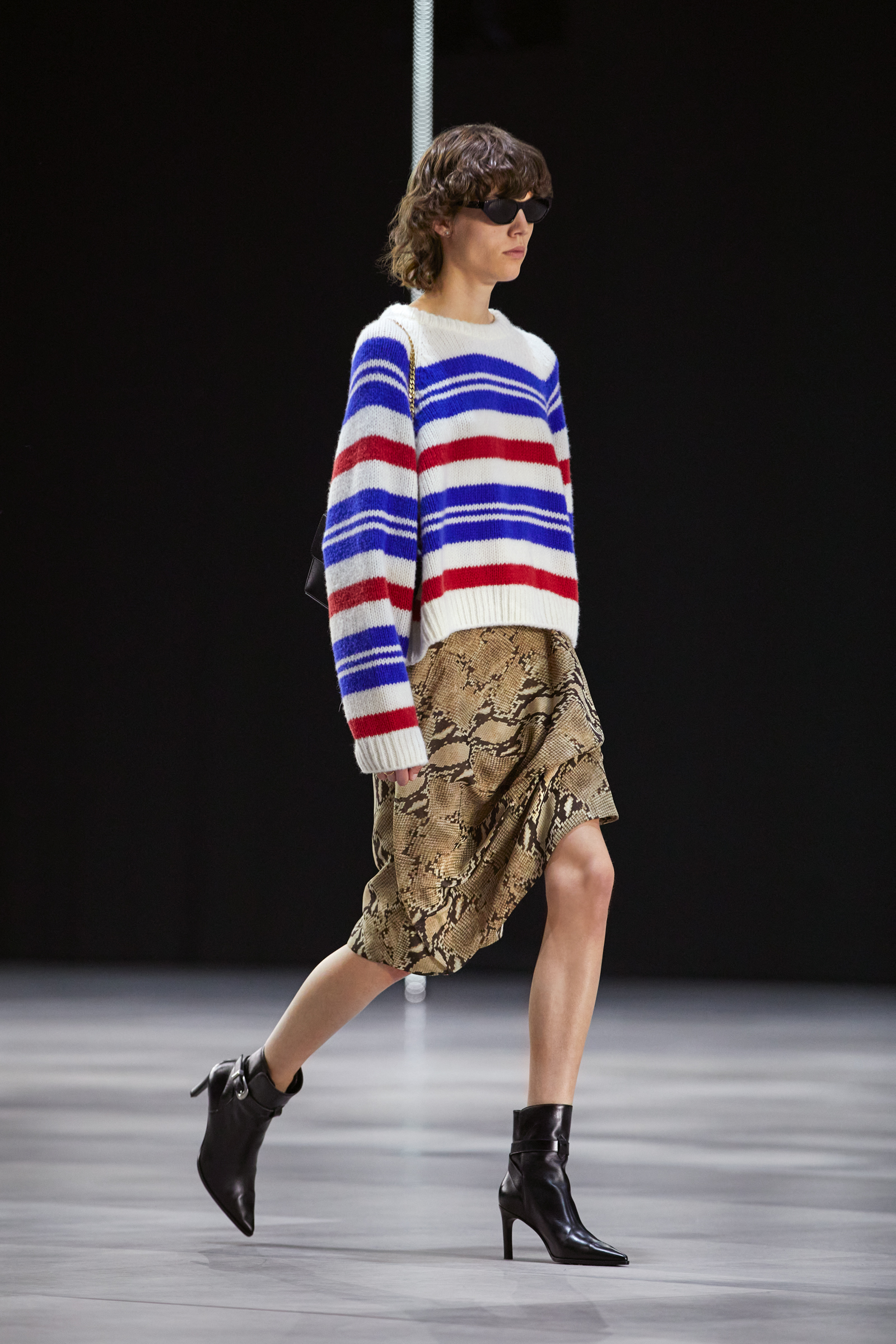 celine-women-winter22-print-look-46-01-1.jpg