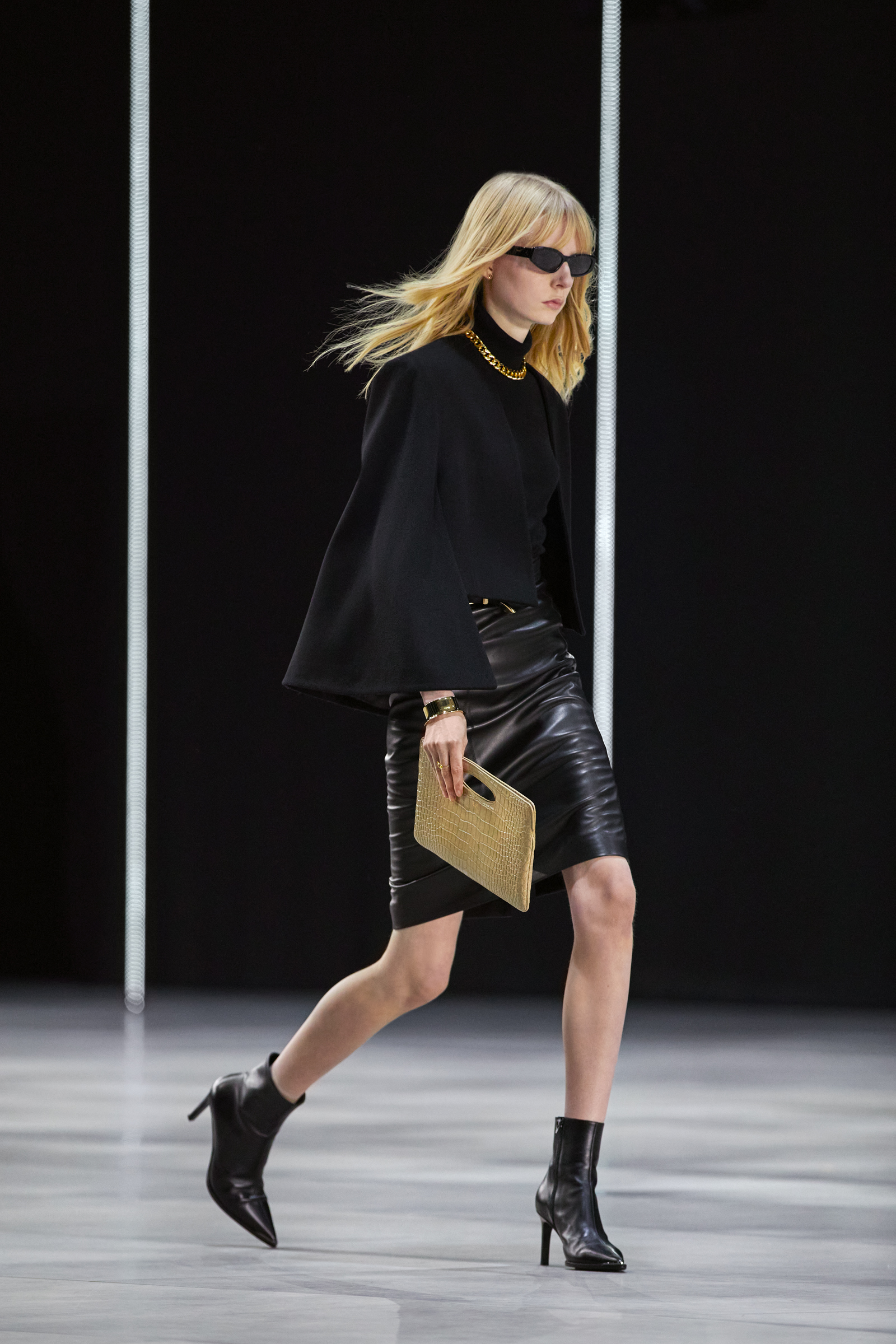 celine-women-winter22-print-look-50-01-1.jpg