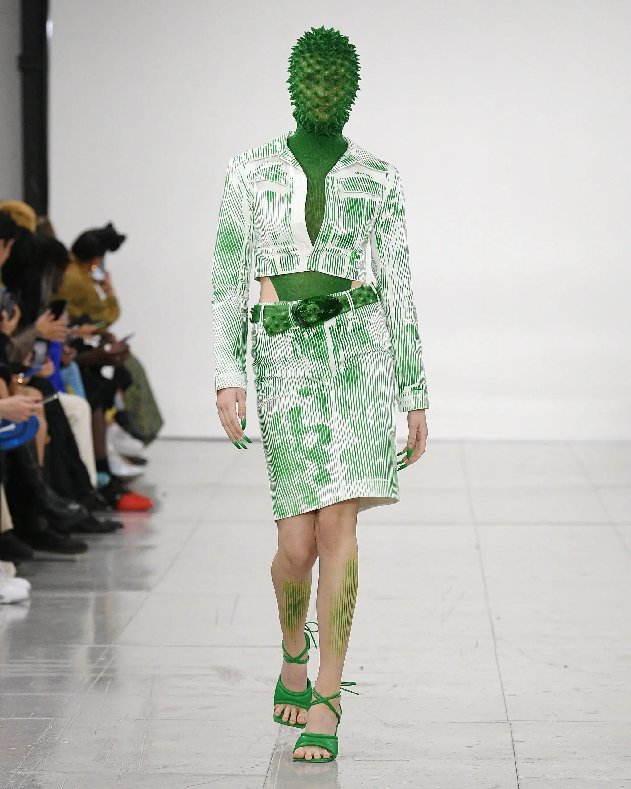 Chet-Lo-Ready-To-Wear-Spring-Summer-2023-London-Fashion-Week-Runway-025