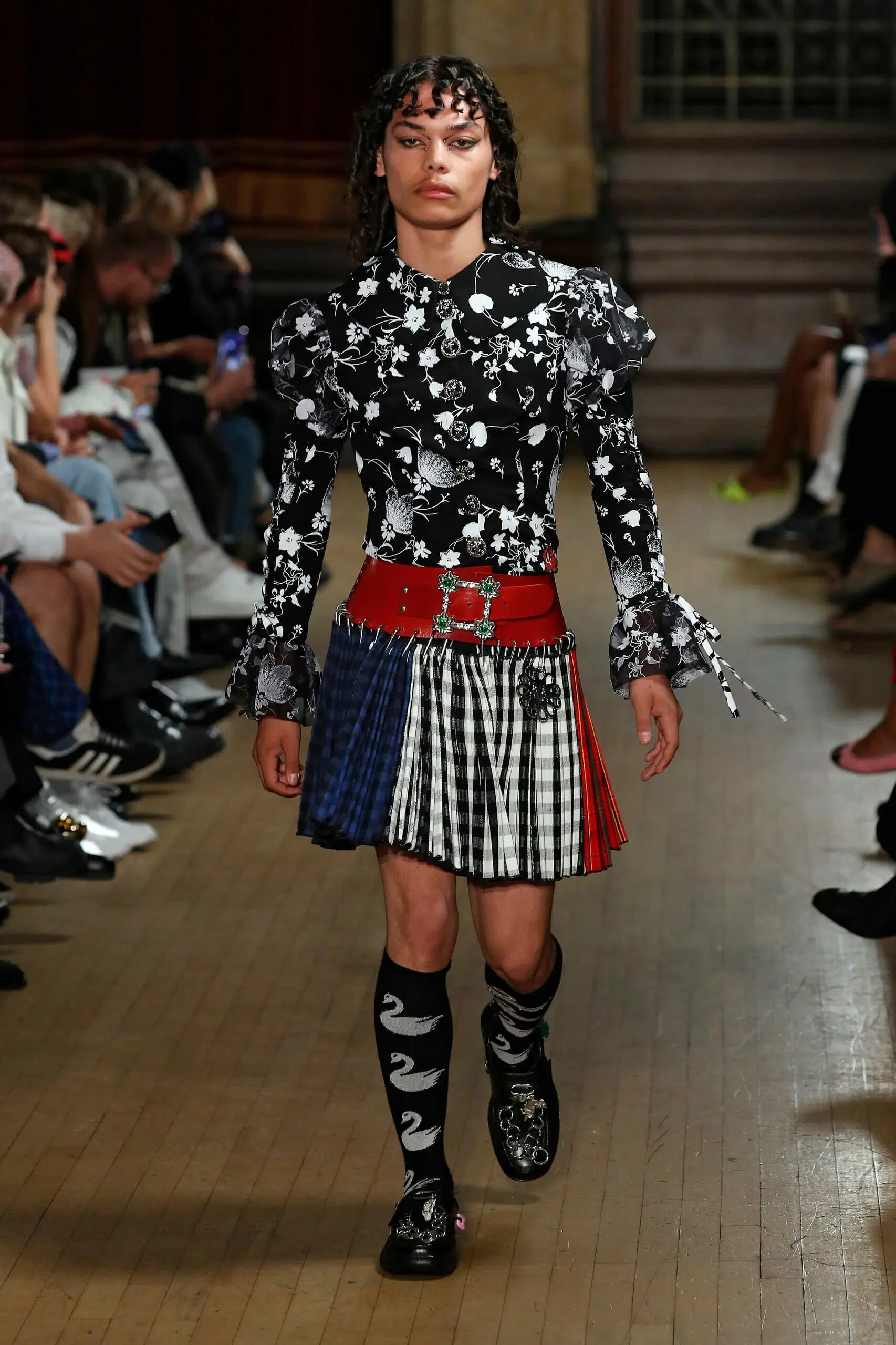 Chopova-Lowena-Ready-To-Wear-Spring-Summer-2023-London-Fashion-Week-Runway-003