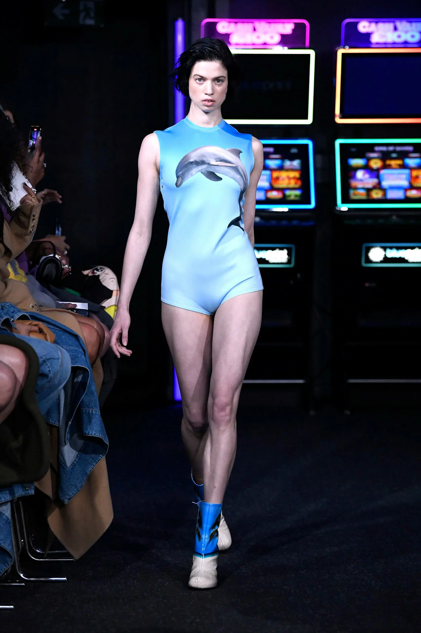 JW-Anderson-Ready-To-Wear-Spring-Summer-2023-London-Fashion-Week-Runway-004