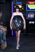 JW-Anderson-Ready-To-Wear-Spring-Summer-2023-London-Fashion-Week-Runway-015