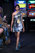 JW-Anderson-Ready-To-Wear-Spring-Summer-2023-London-Fashion-Week-Runway-018