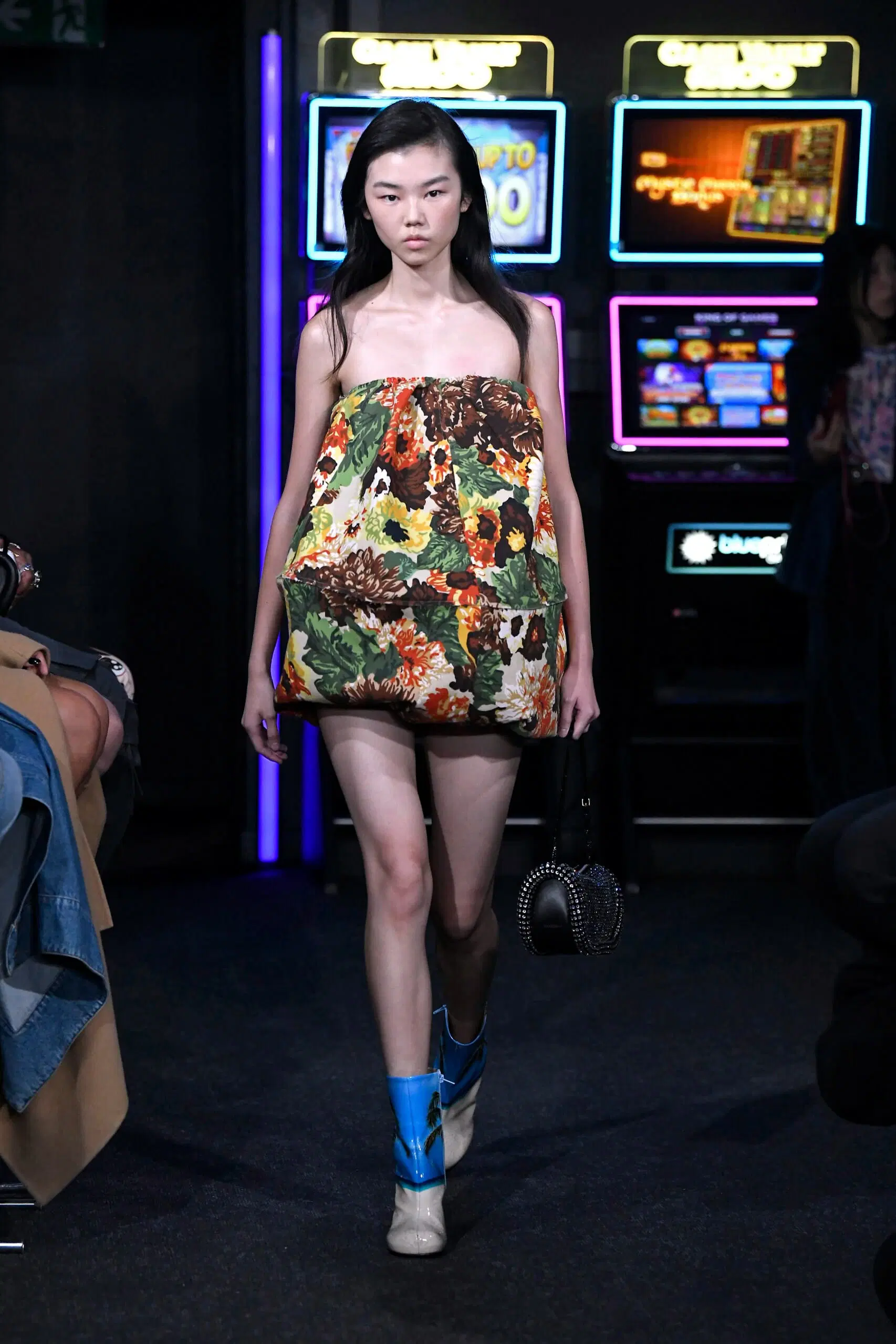JW-Anderson-Ready-To-Wear-Spring-Summer-2023-London-Fashion-Week-Runway-028