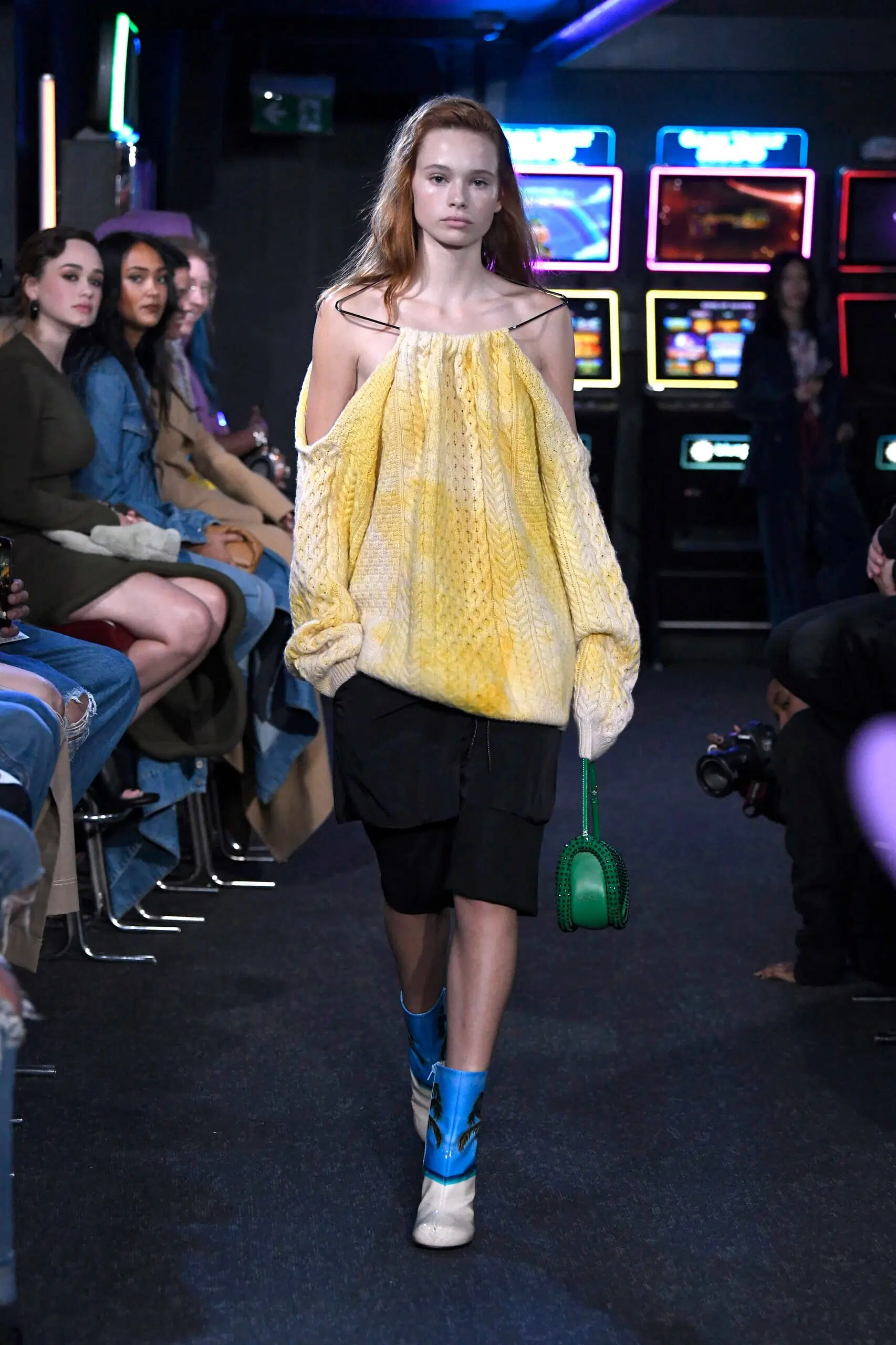 JW-Anderson-Ready-To-Wear-Spring-Summer-2023-London-Fashion-Week-Runway-032
