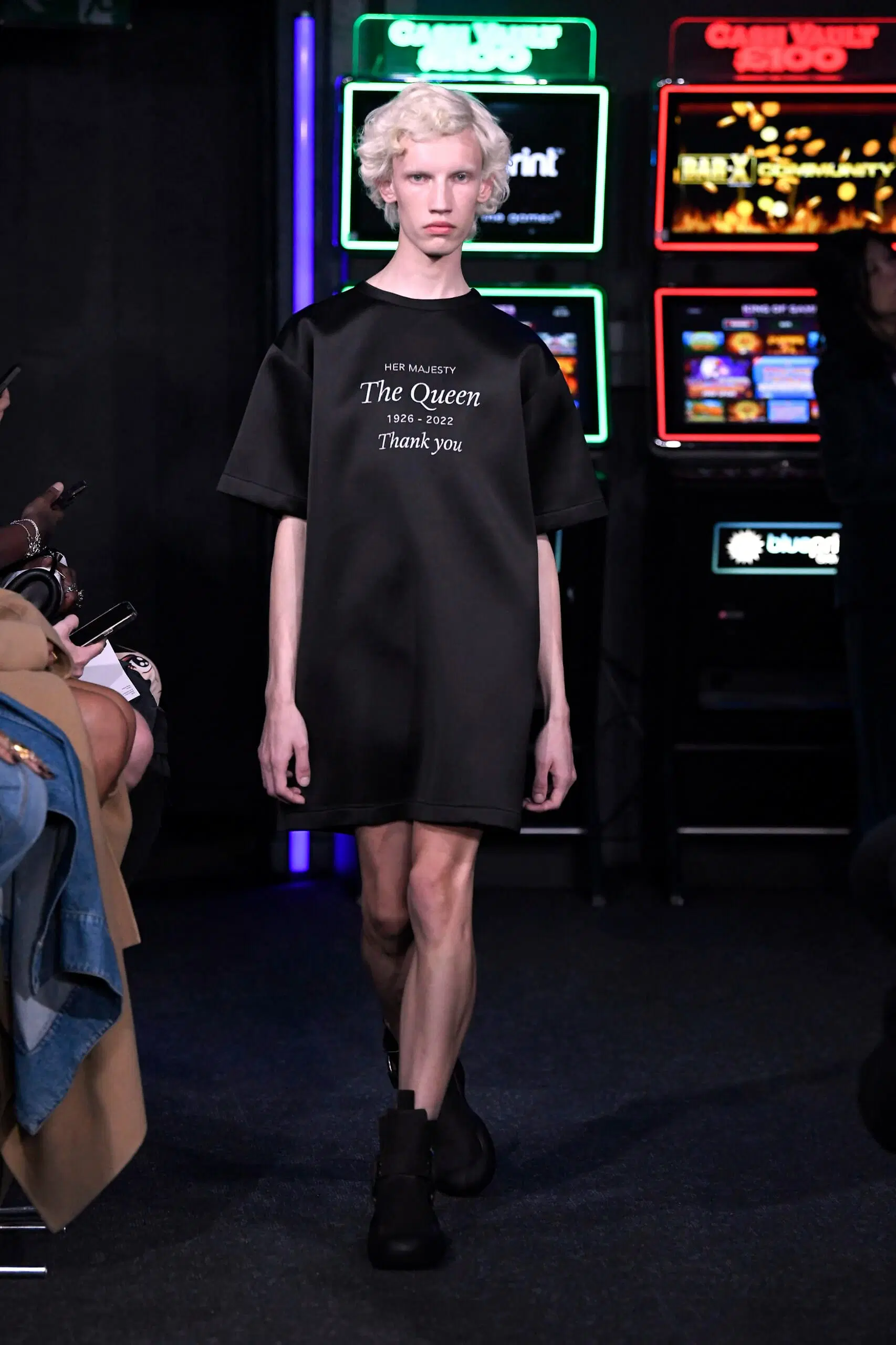 JW-Anderson-Ready-To-Wear-Spring-Summer-2023-London-Fashion-Week-Runway-037