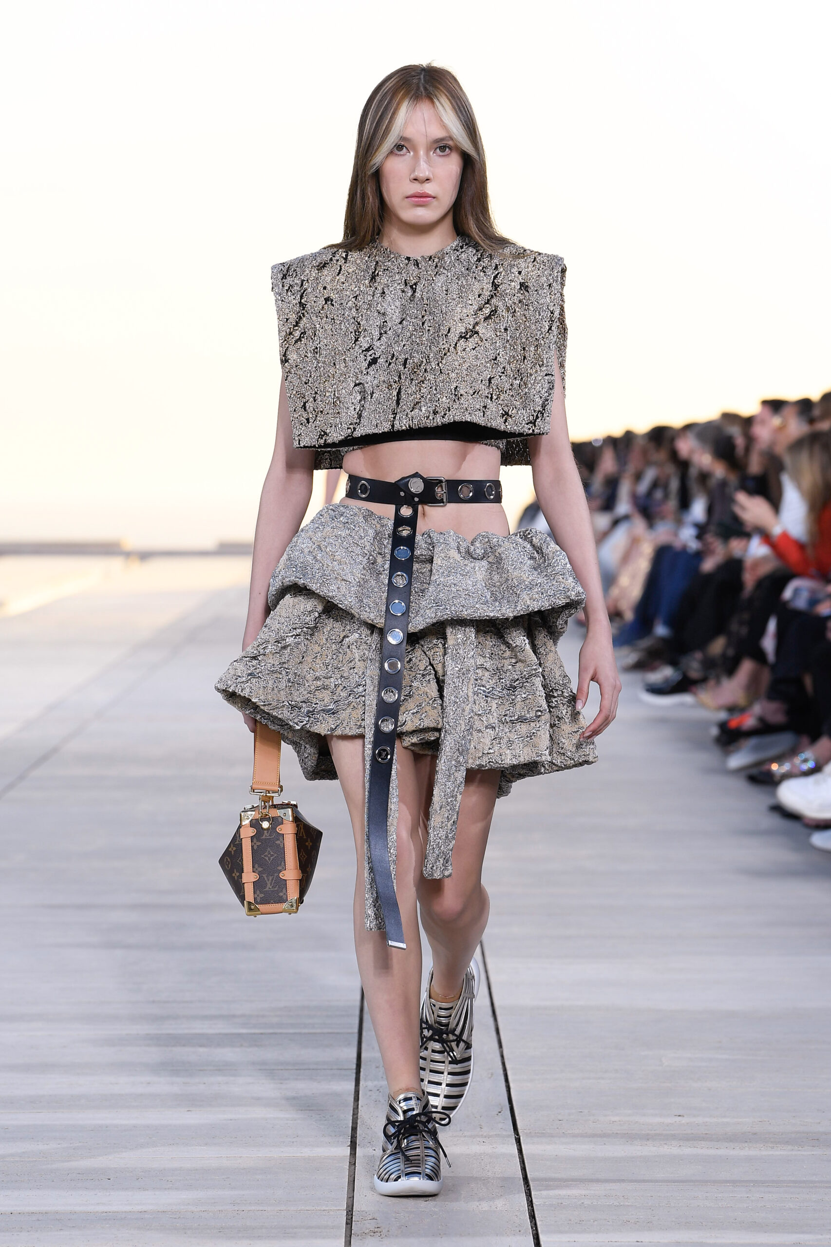 look0004-1.jpg