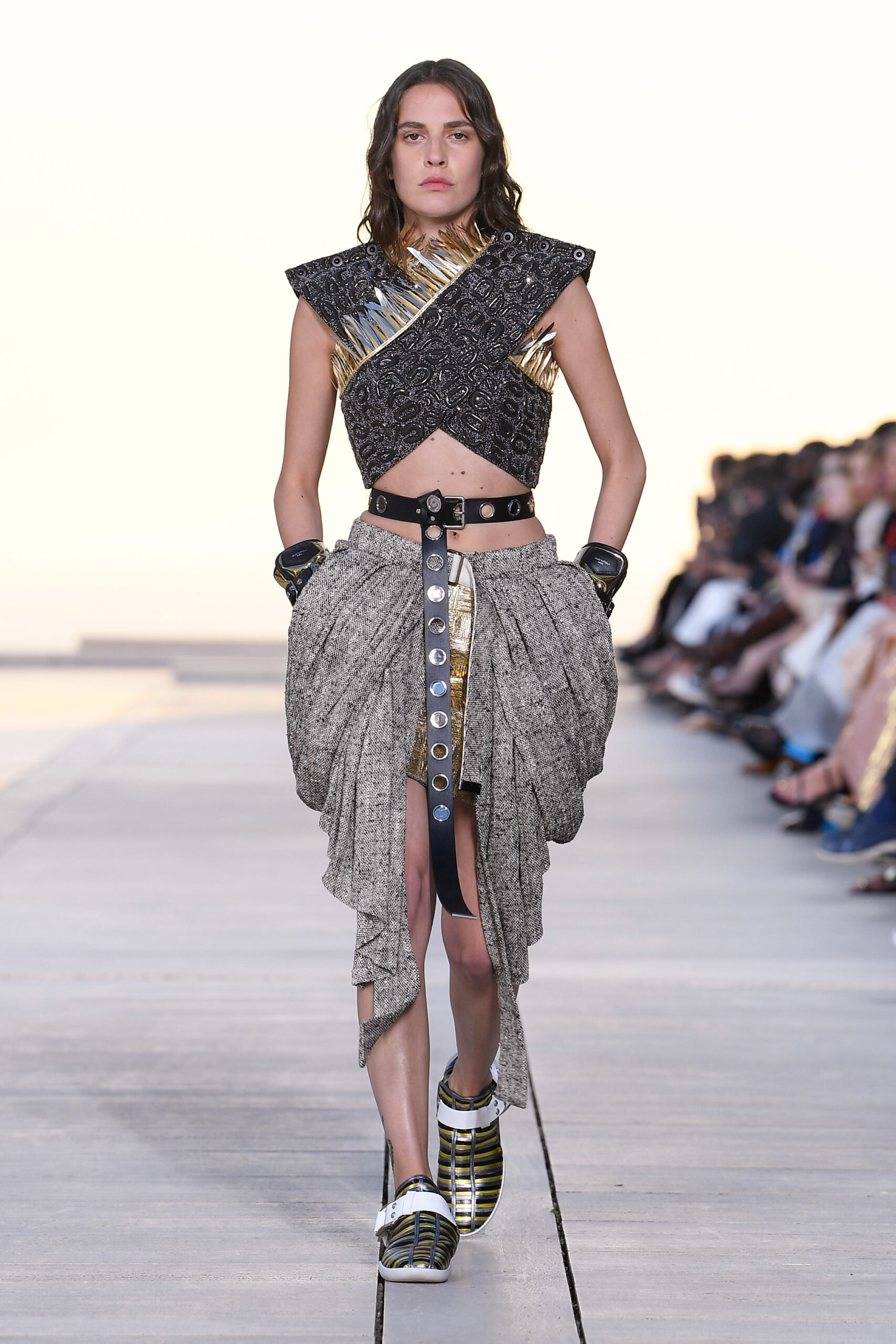 look0011-1.jpg