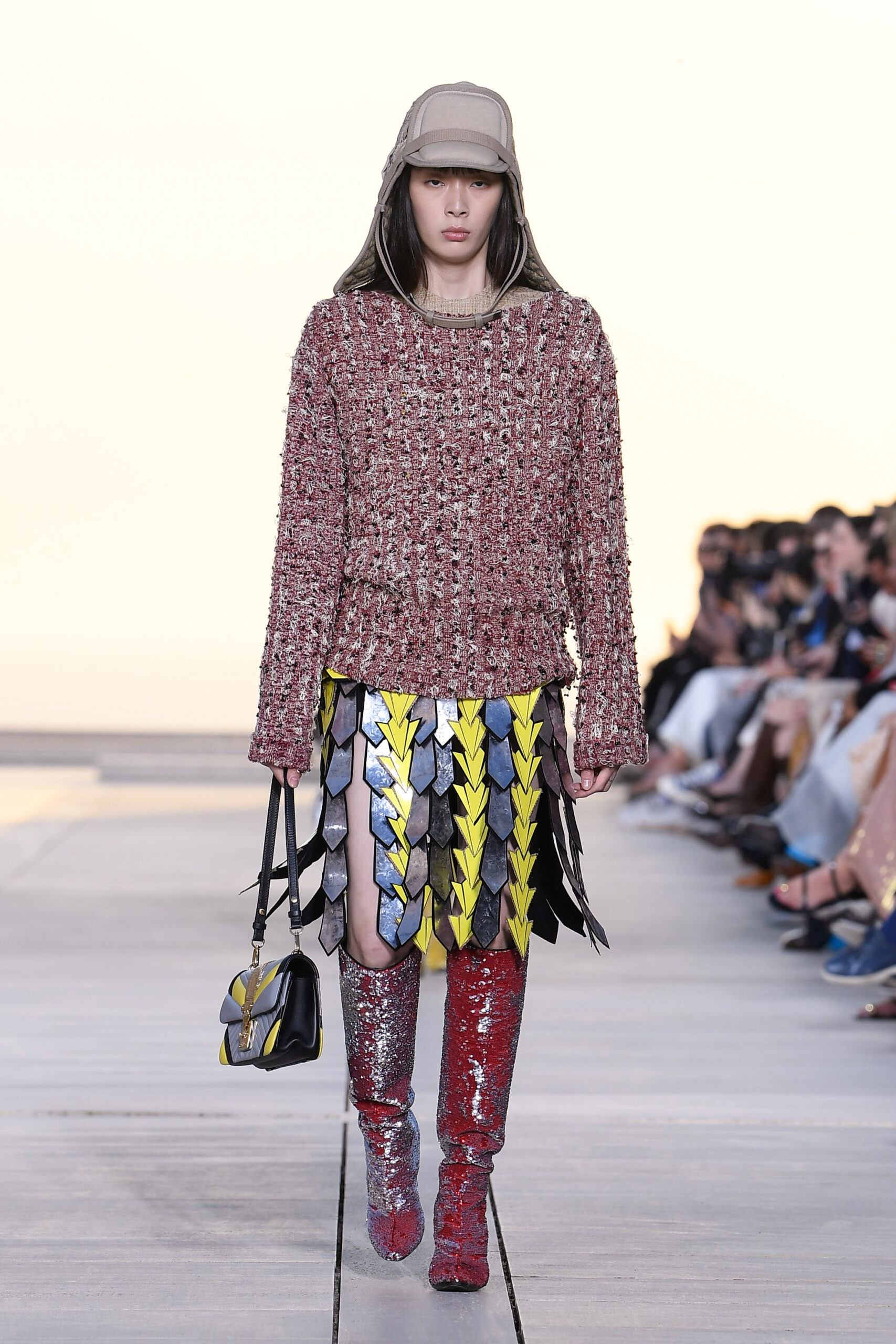 look0024-1.jpg