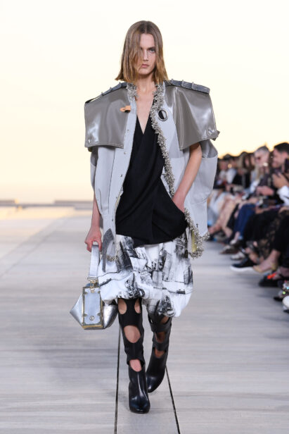 look0028-1.jpg