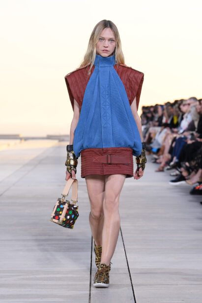 look0031-1.jpg