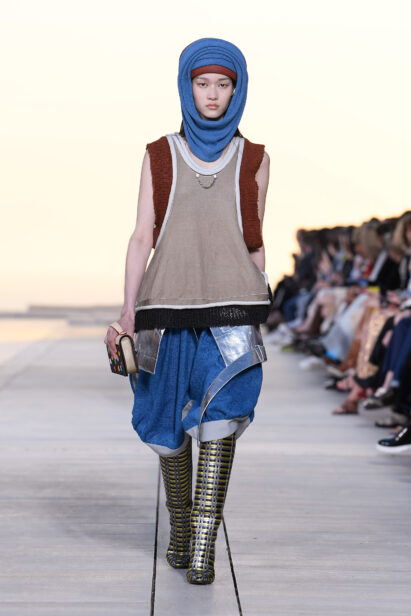 look0033-1.jpg