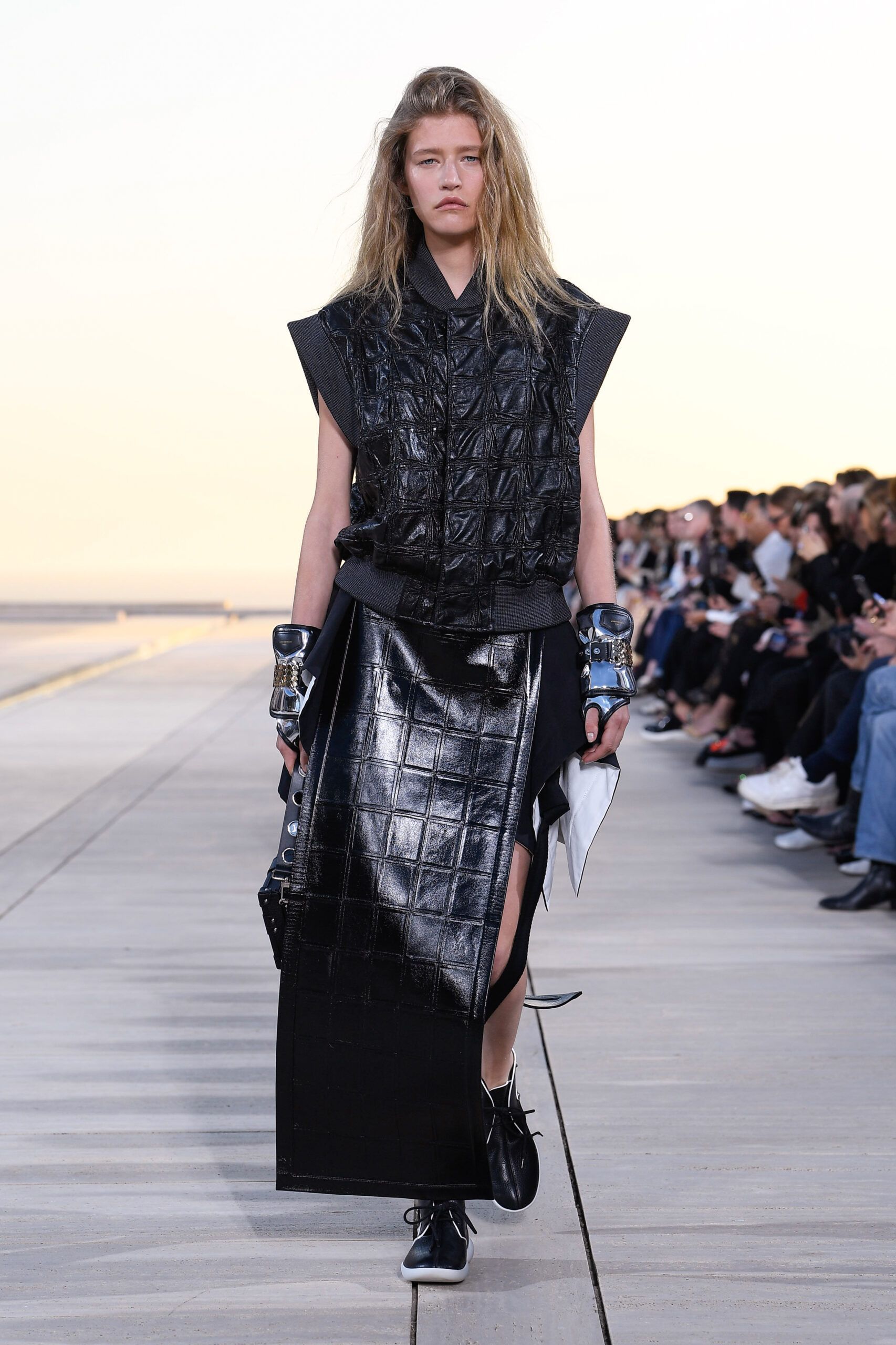 look0036-1.jpg