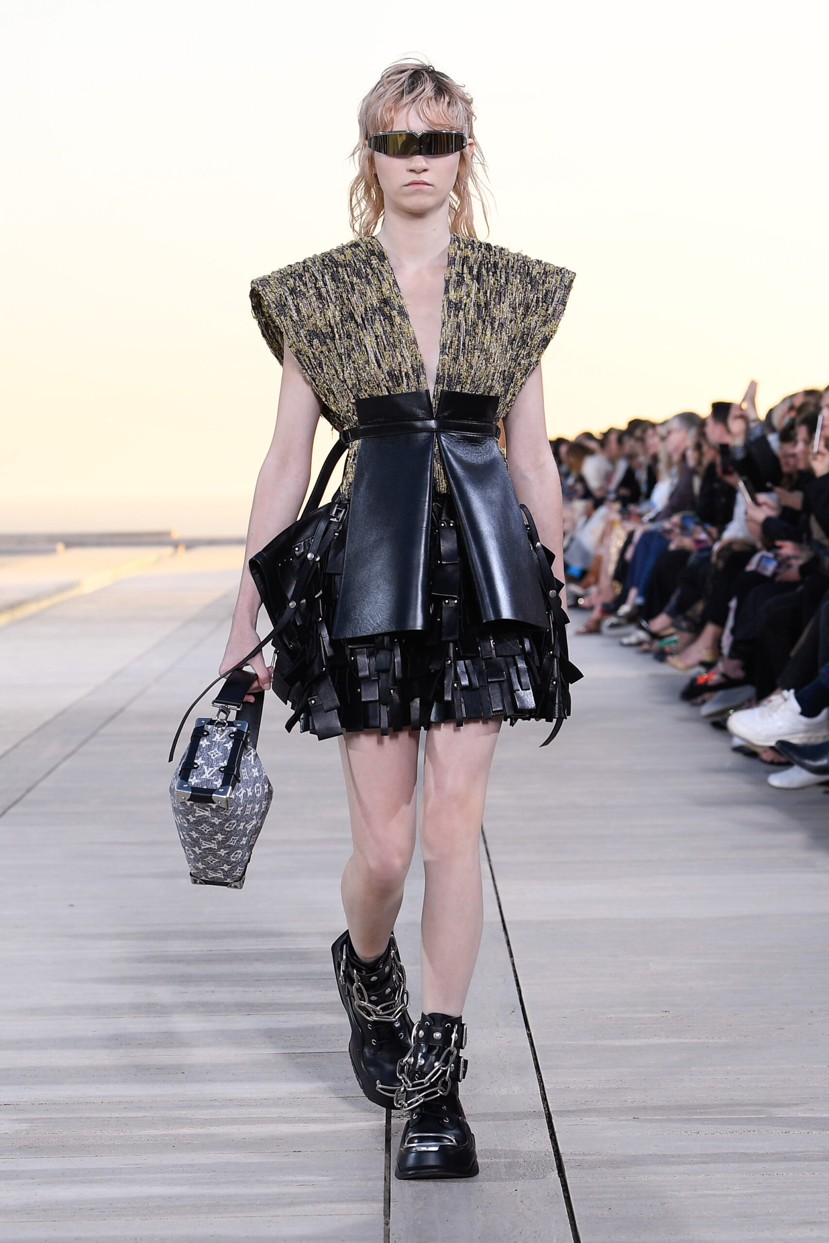look0038-1.jpg