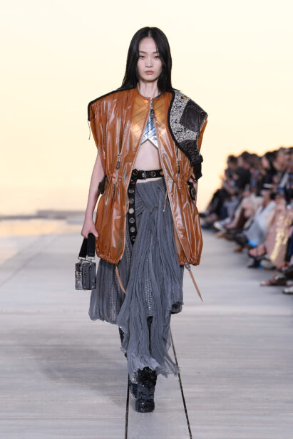 look0045-1.jpg