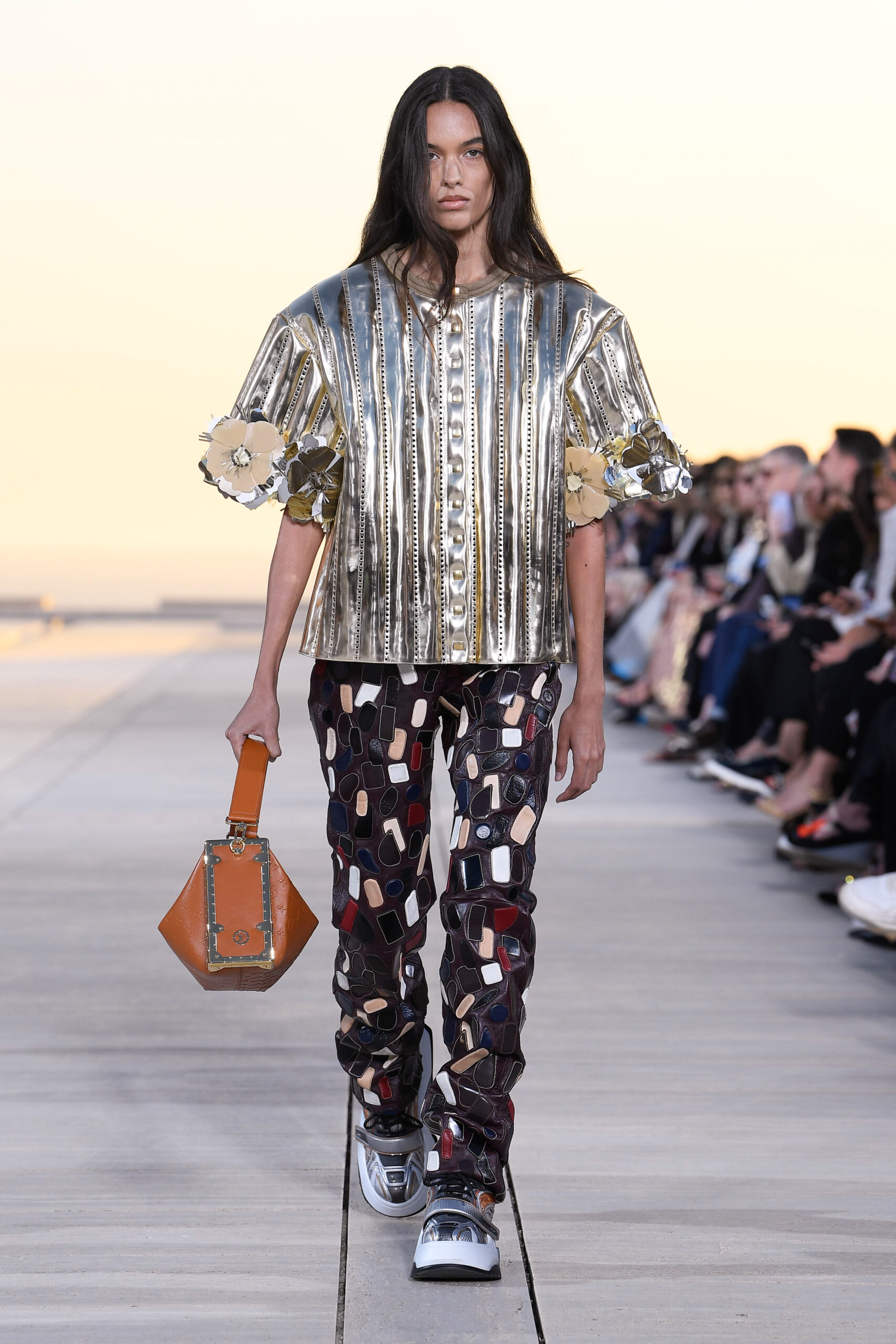 look0049-1.jpg