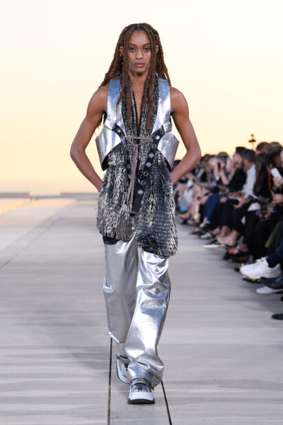 look0052-1.jpg
