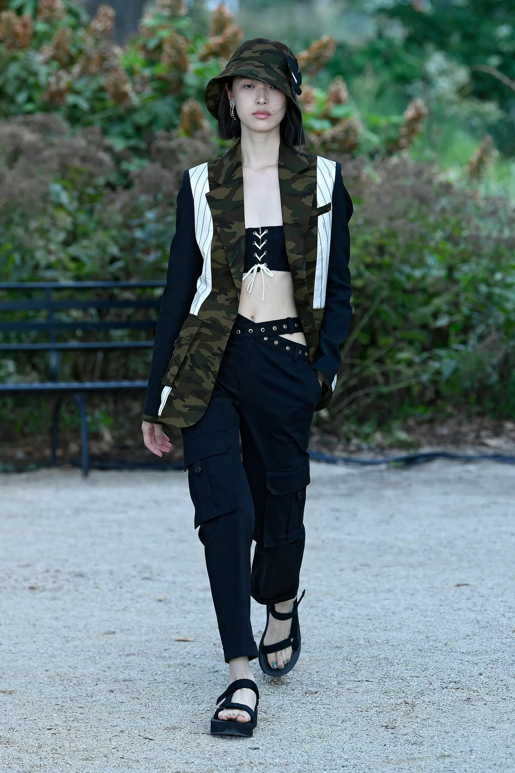 Monse-Ready-To-Wear-Spring-Summer-2023-New-York-Fashion-Week-Runway-007