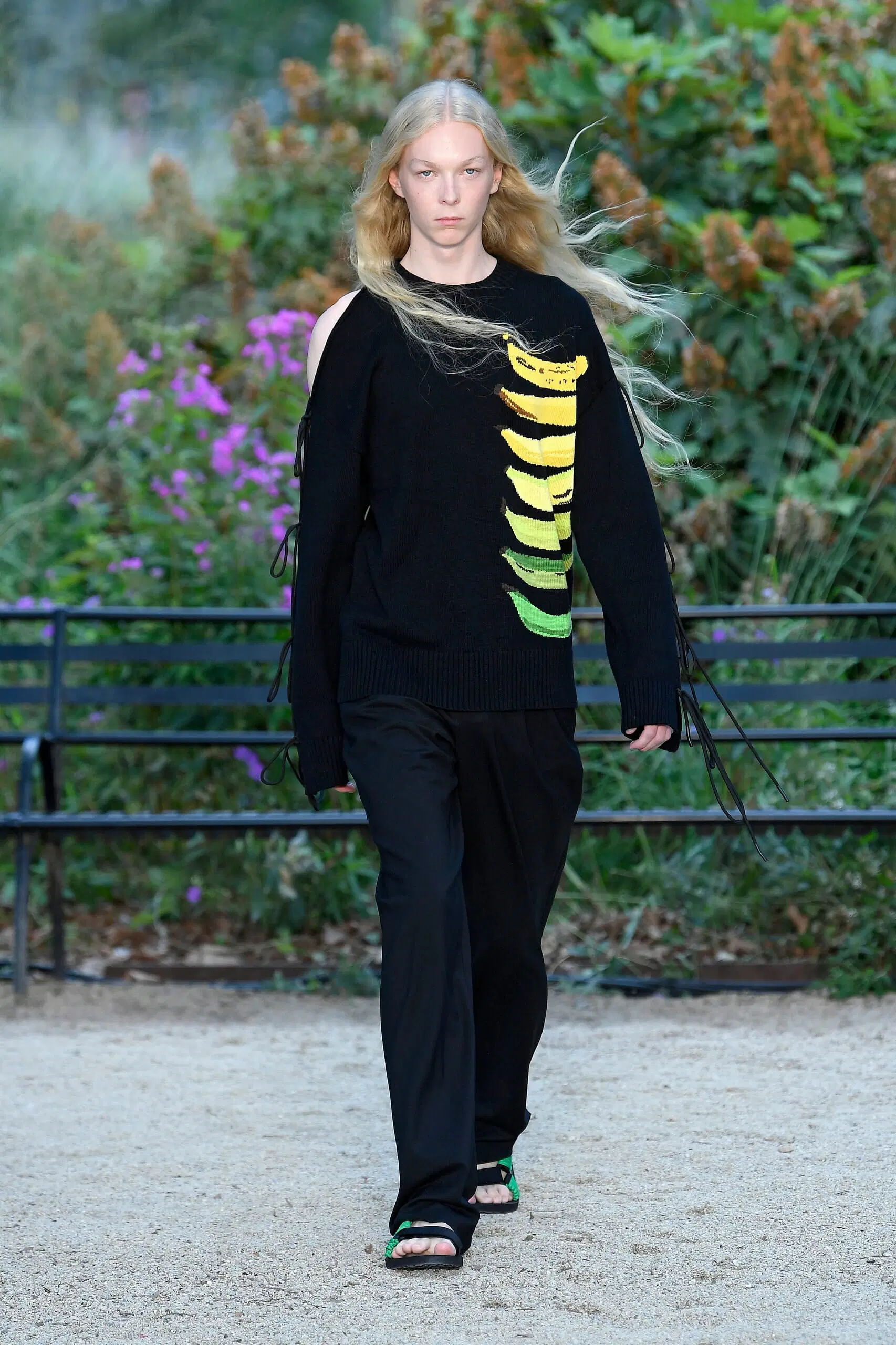 Monse-Ready-To-Wear-Spring-Summer-2023-New-York-Fashion-Week-Runway-024