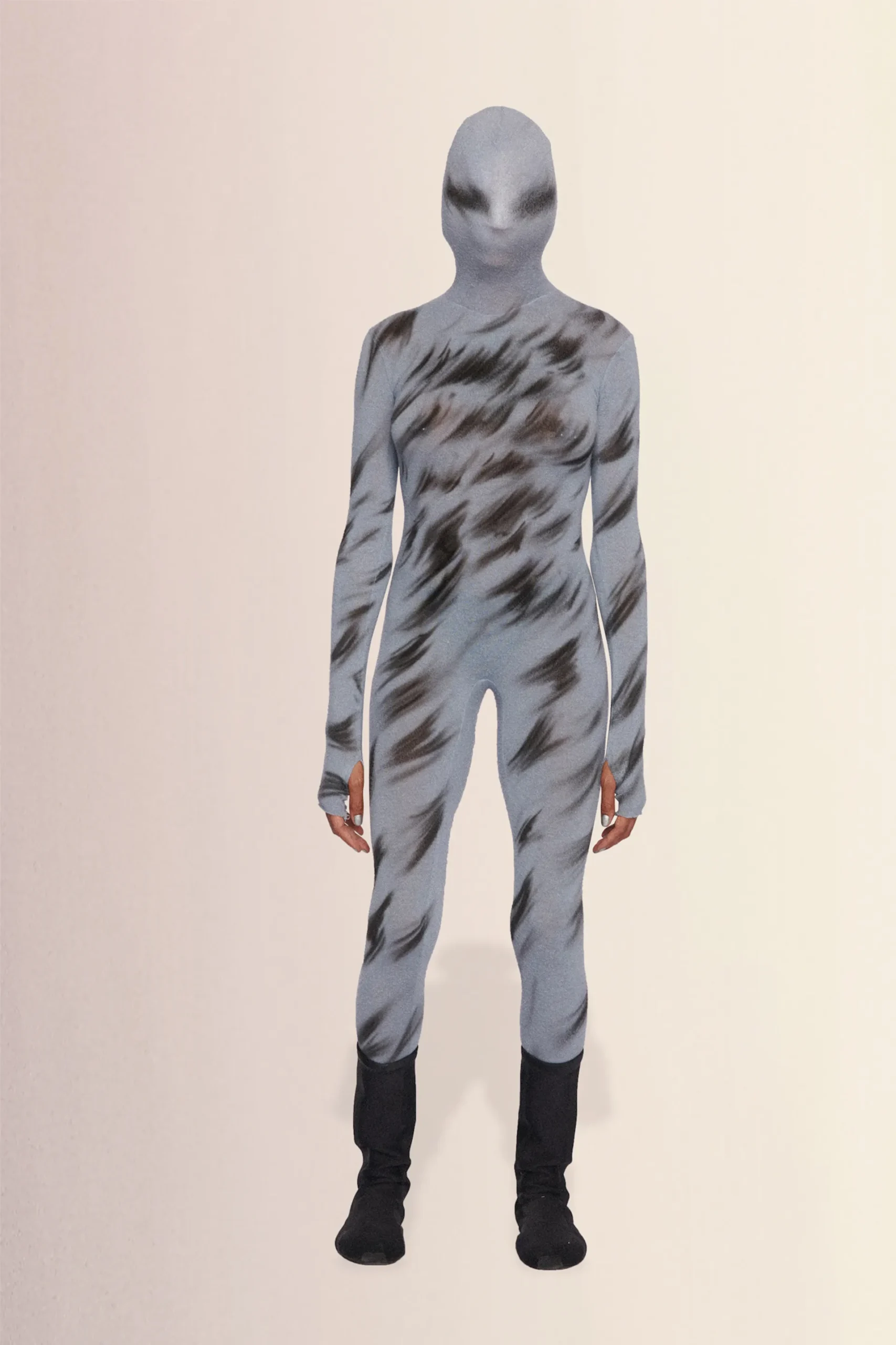 00001-yeezy-spring-2023-ready-to-wear-credit-brand