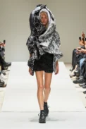 00003-comme-des-garcons-spring-2023-ready-to-wear-credit-gorunway