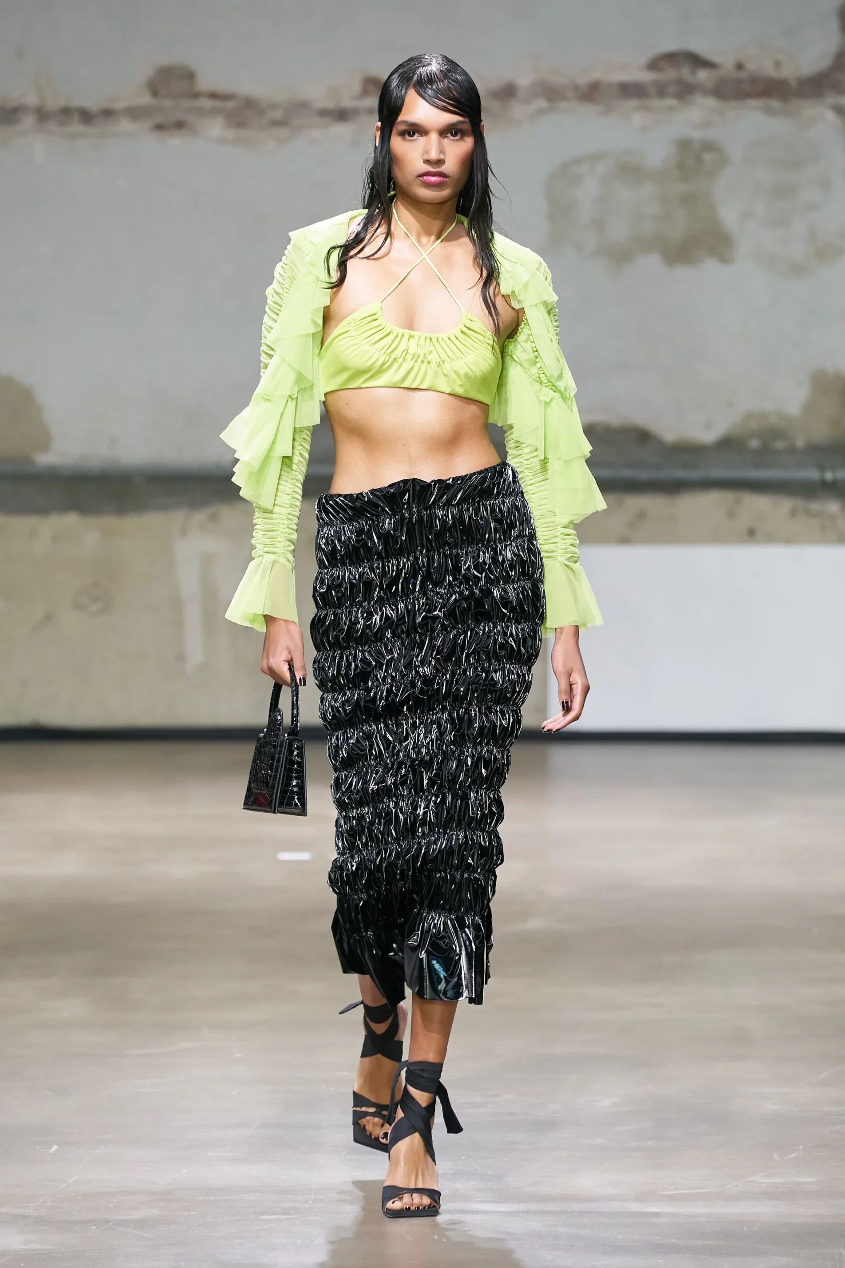 00006-ester-manas-spring-2023-ready-to-wear-credit-gorunway