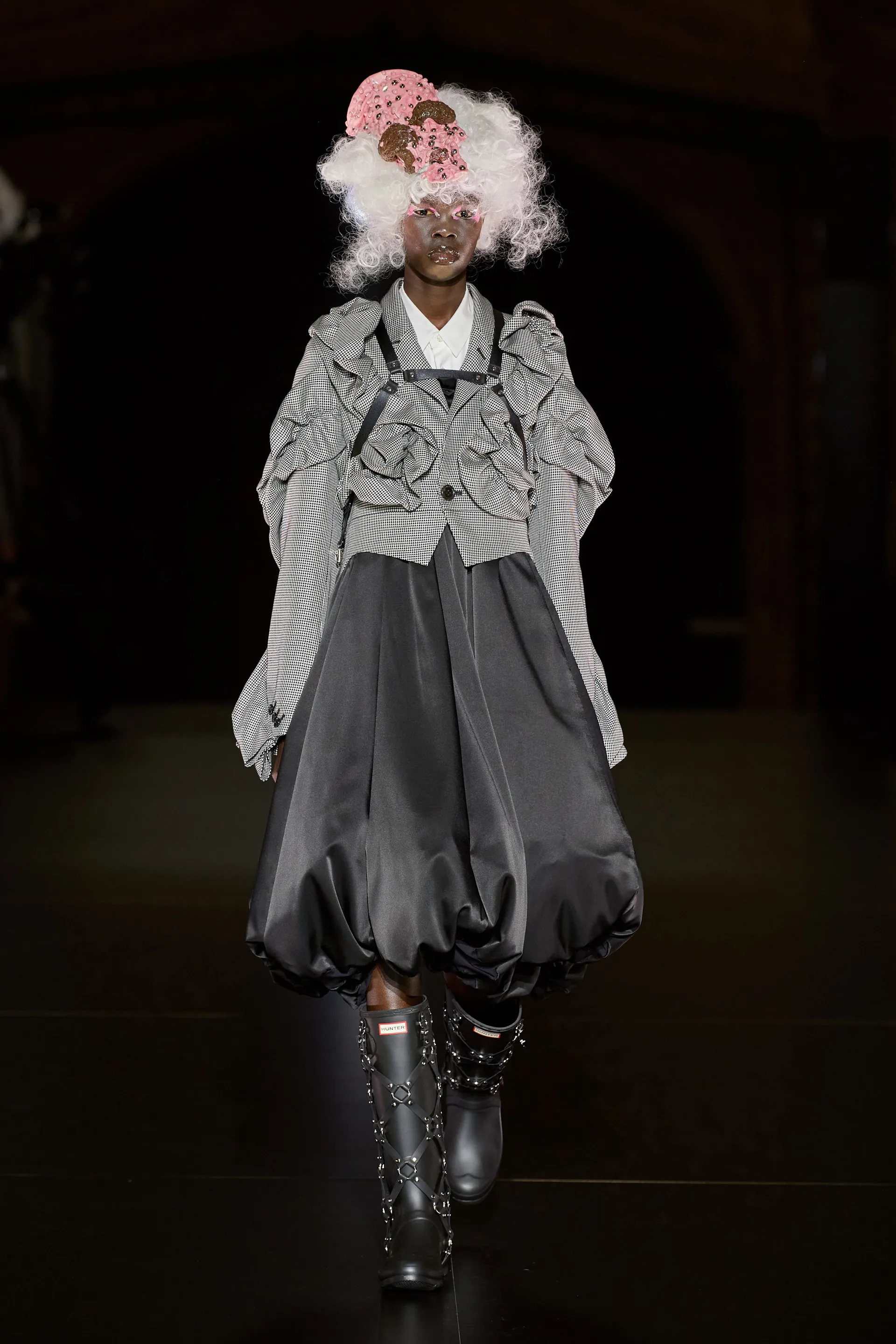 00006-noir-kei-ninomiya-spring-2023-ready-to-wear-credit-gorunway