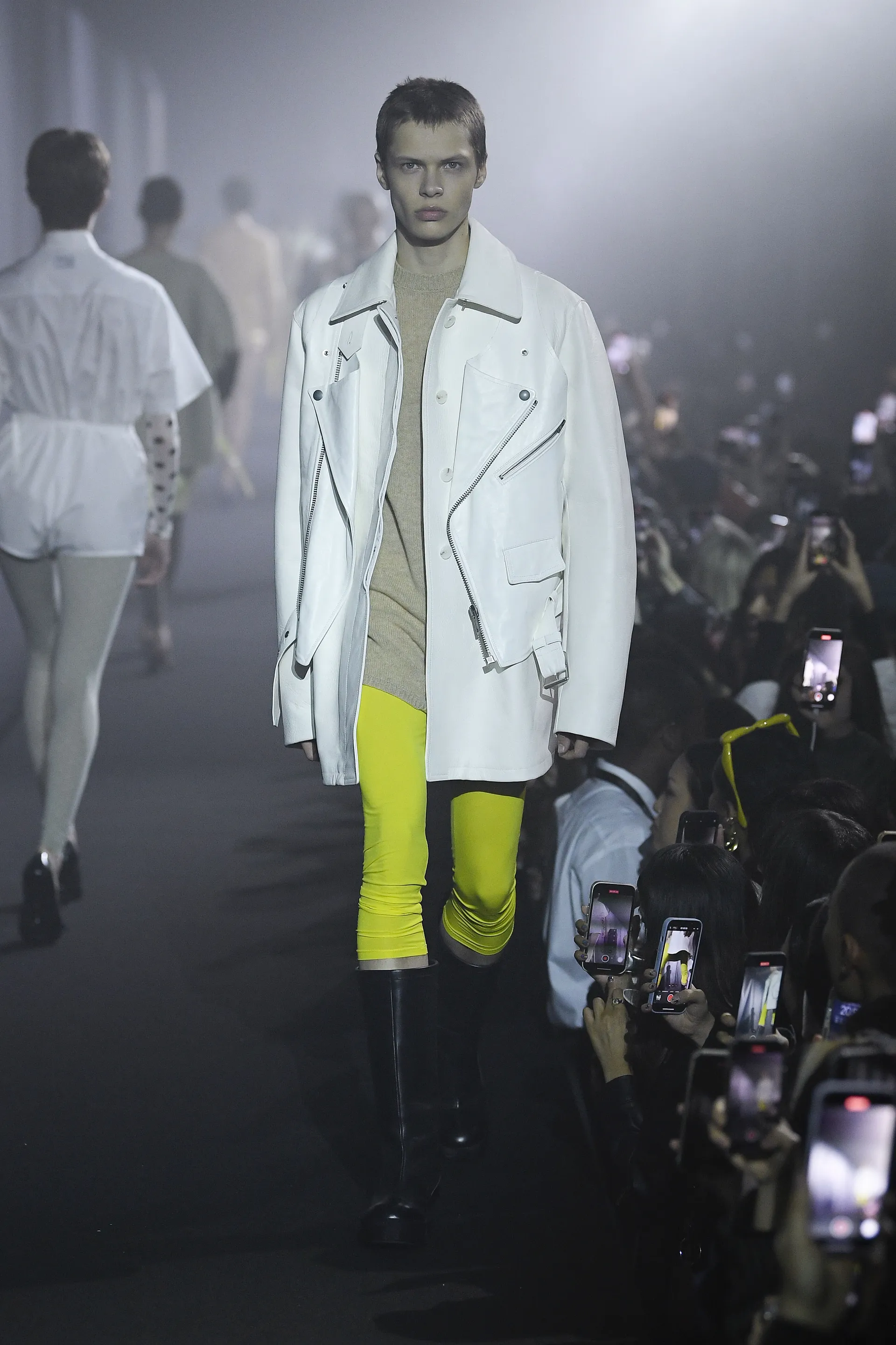 00006-raf-simons-spring-2023-ready-to-wear-credit-brand
