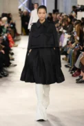 00007-sacai-spring-2023-ready-to-wear-credit-gorunway