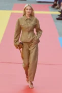 00007-stella-mccartney-spring-2023-ready-to-wear-credit-gorunway