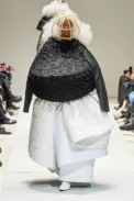 00008-comme-des-garcons-spring-2023-ready-to-wear-credit-gorunway