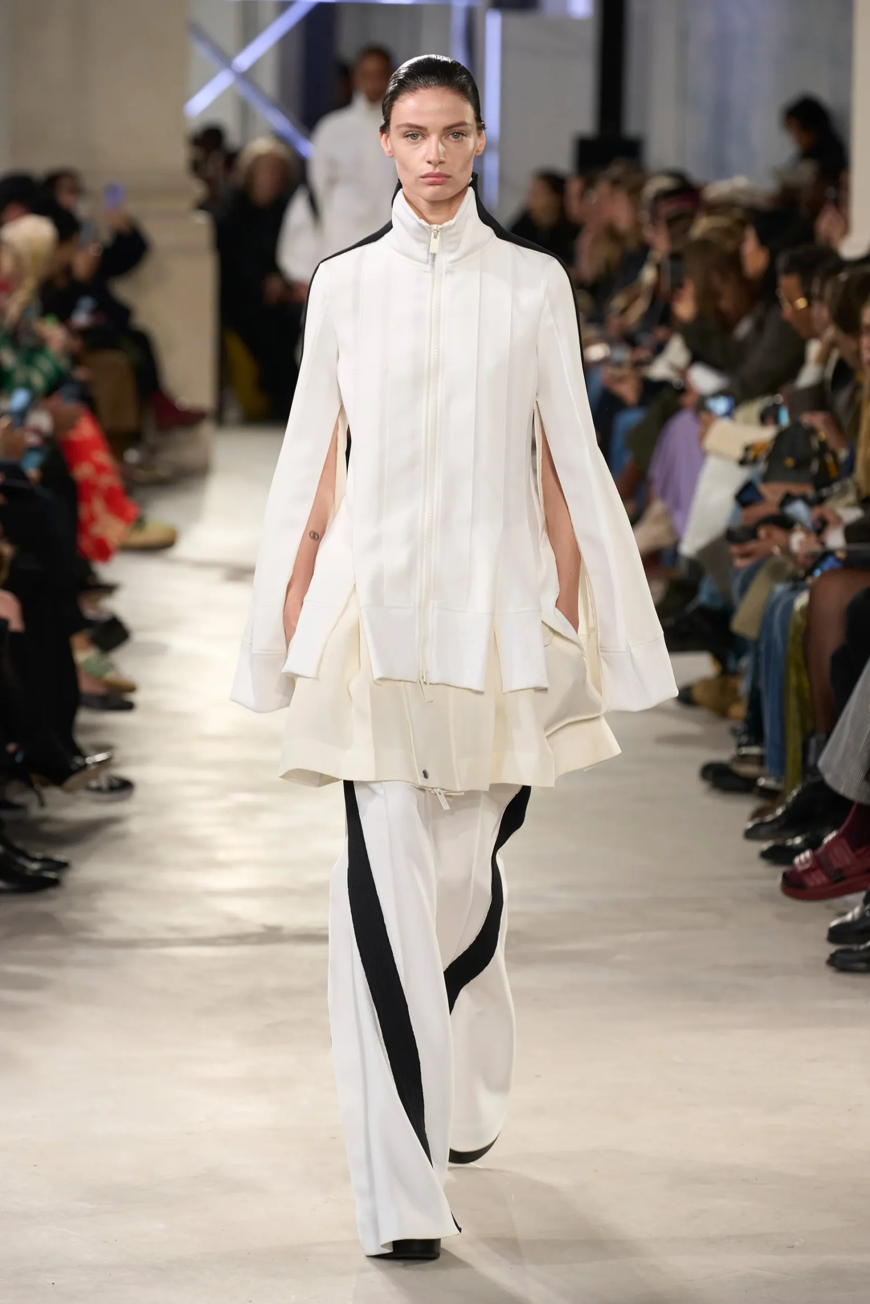 00008-sacai-spring-2023-ready-to-wear-credit-gorunway