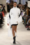 00009-sacai-spring-2023-ready-to-wear-credit-gorunway