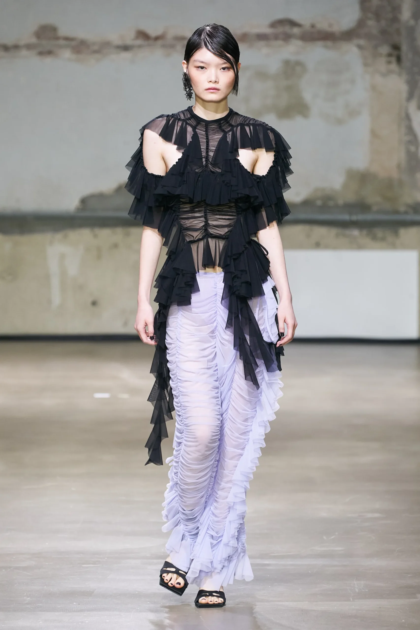 00010-ester-manas-spring-2023-ready-to-wear-credit-gorunway