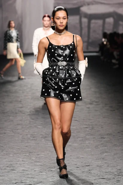 00011-chanel-spring-2023-ready-to-wear-credit-gorunway