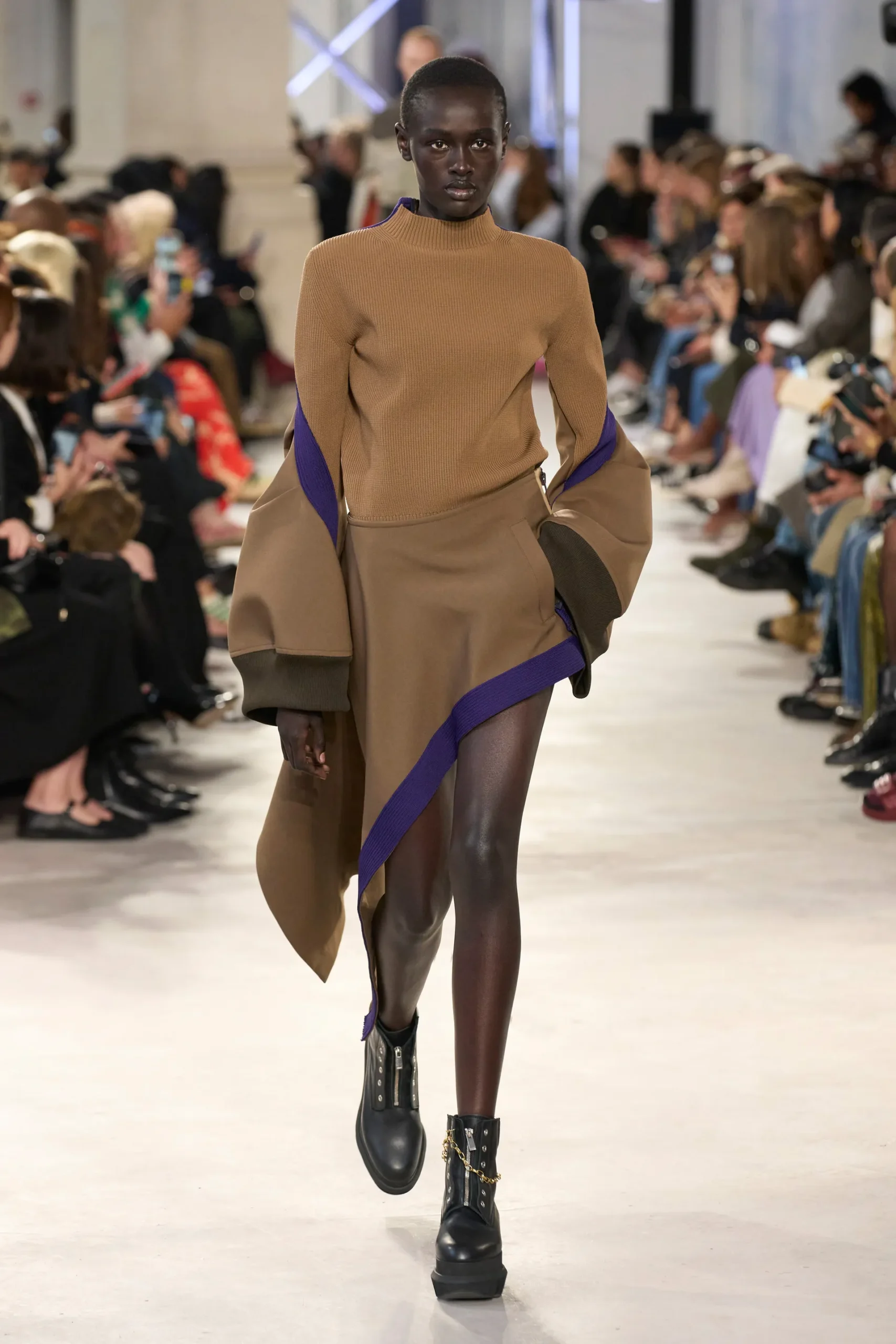 00011-sacai-spring-2023-ready-to-wear-credit-gorunway