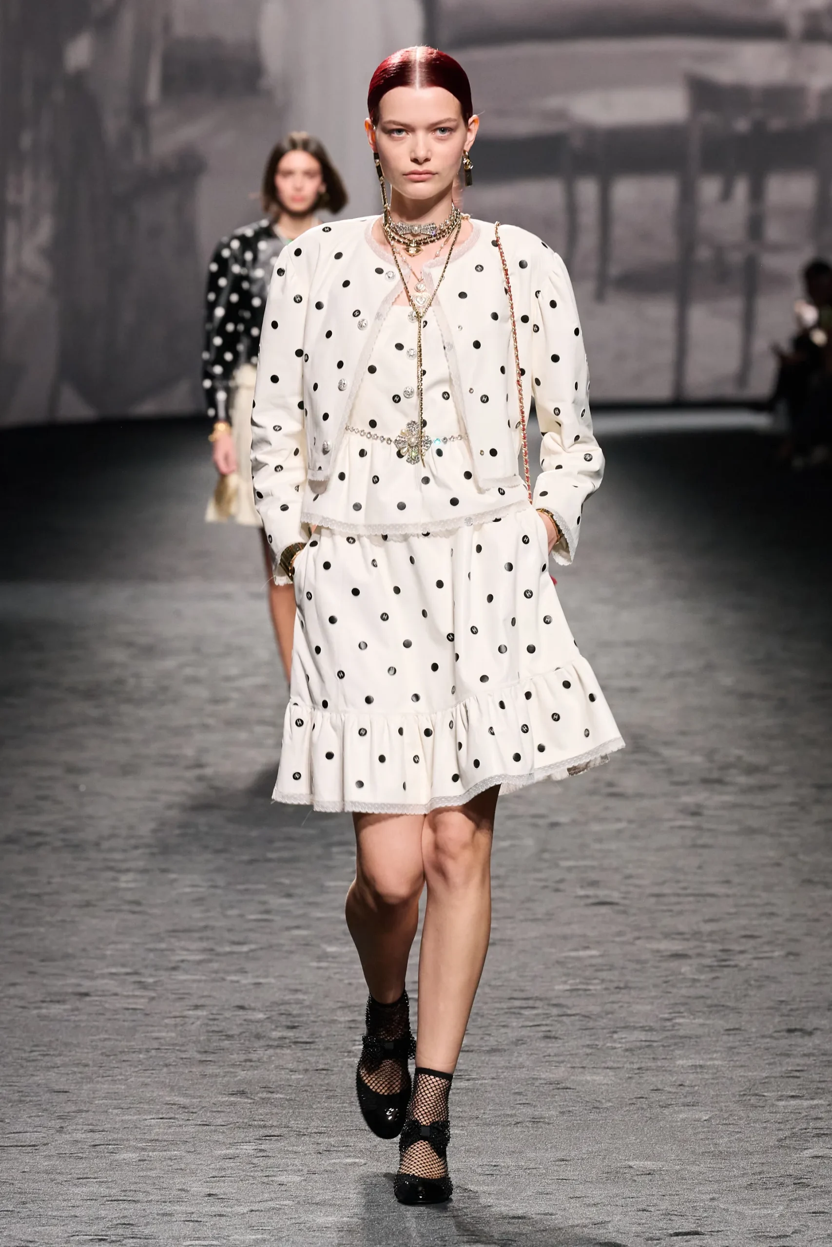 00012-chanel-spring-2023-ready-to-wear-credit-gorunway