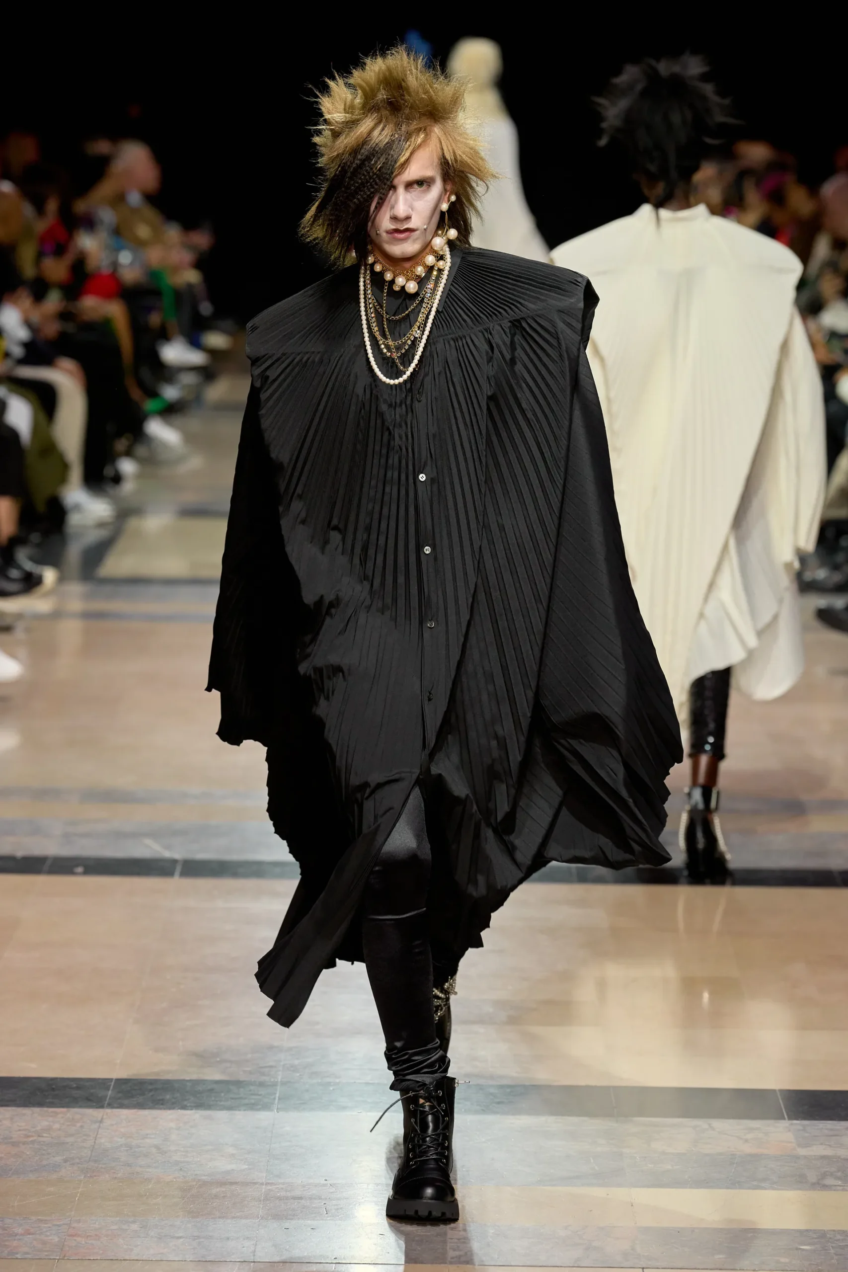 00012-junya-watanabe-spring-2023-ready-to-wear-credit-gorunway