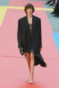 00013-stella-mccartney-spring-2023-ready-to-wear-credit-gorunway