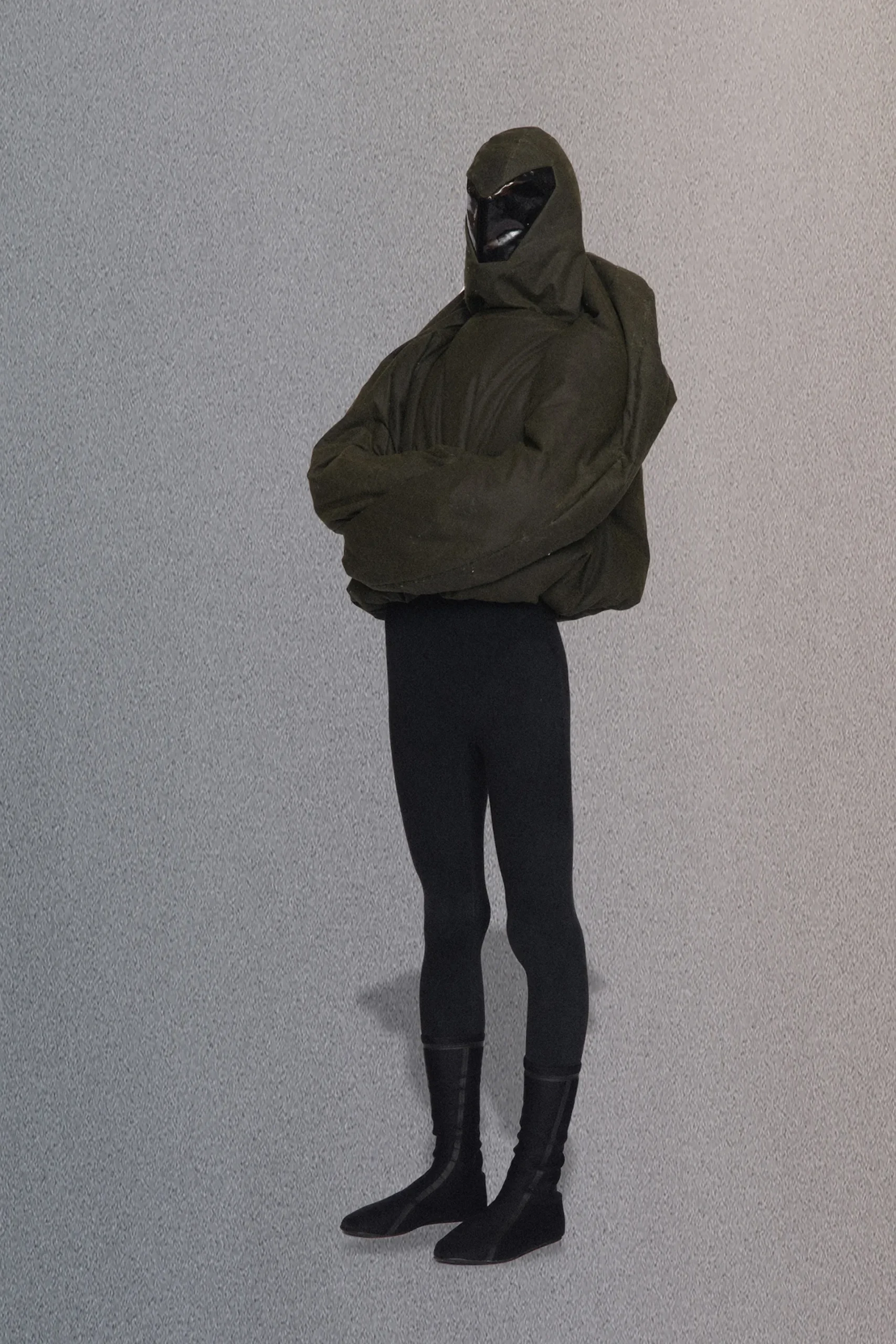 00013-yeezy-spring-2023-ready-to-wear-credit-brand