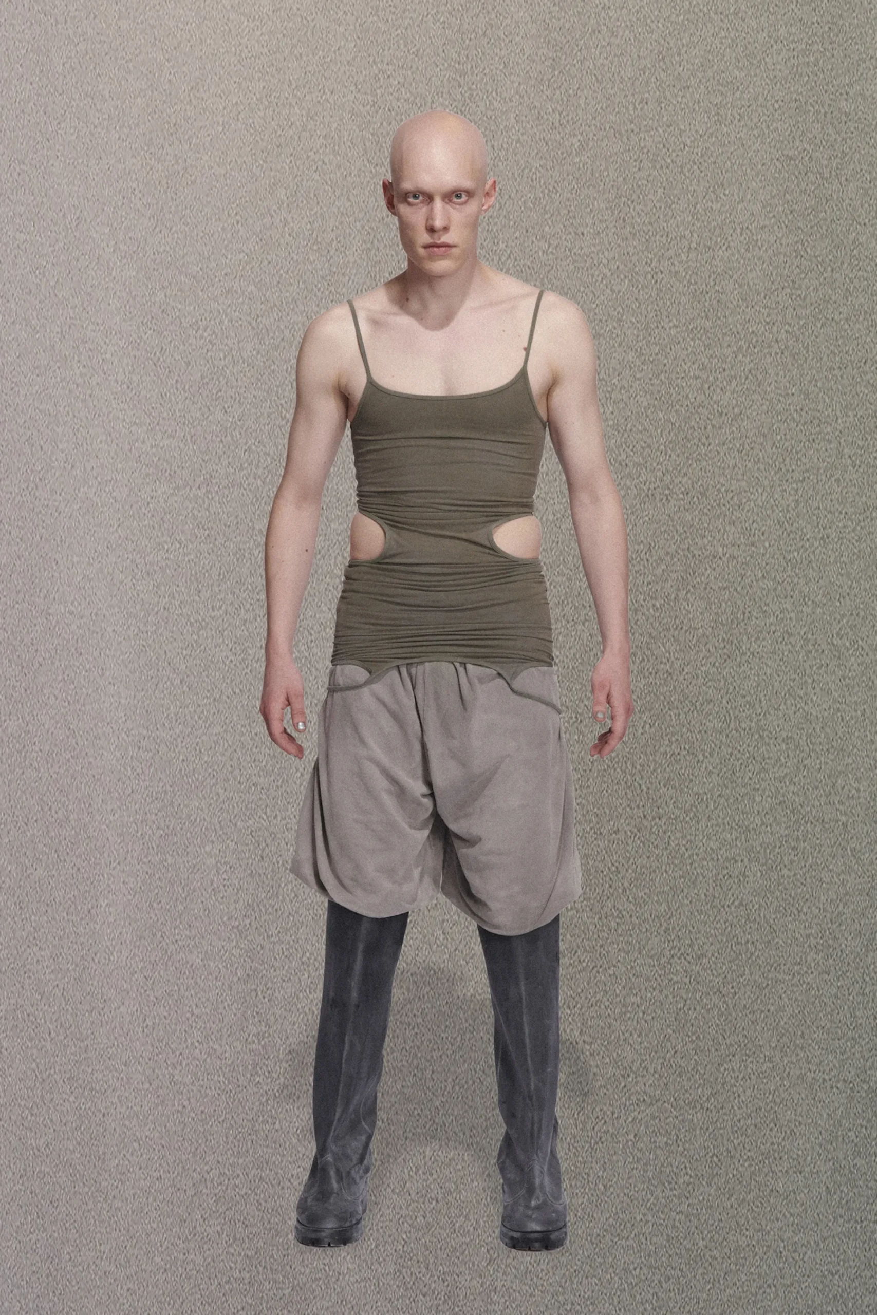 00014-yeezy-spring-2023-ready-to-wear-credit-brand