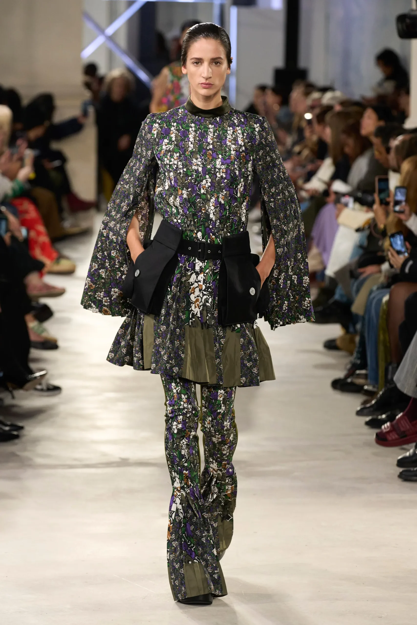 00015-sacai-spring-2023-ready-to-wear-credit-gorunway