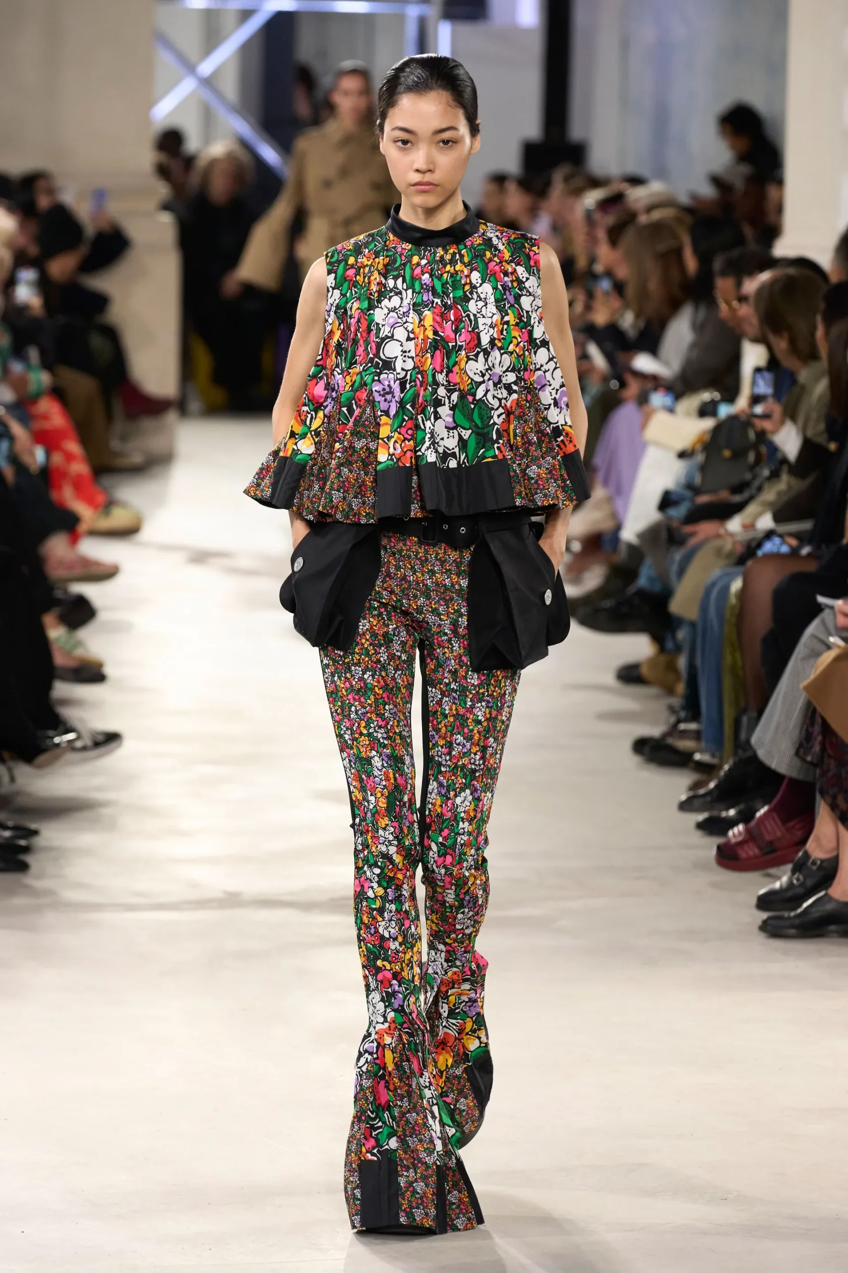 00016-sacai-spring-2023-ready-to-wear-credit-gorunway