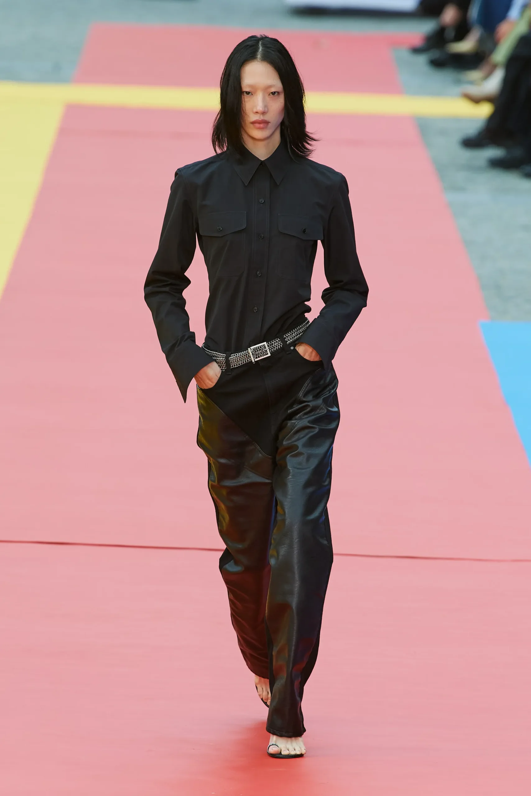 00016-stella-mccartney-spring-2023-ready-to-wear-credit-gorunway
