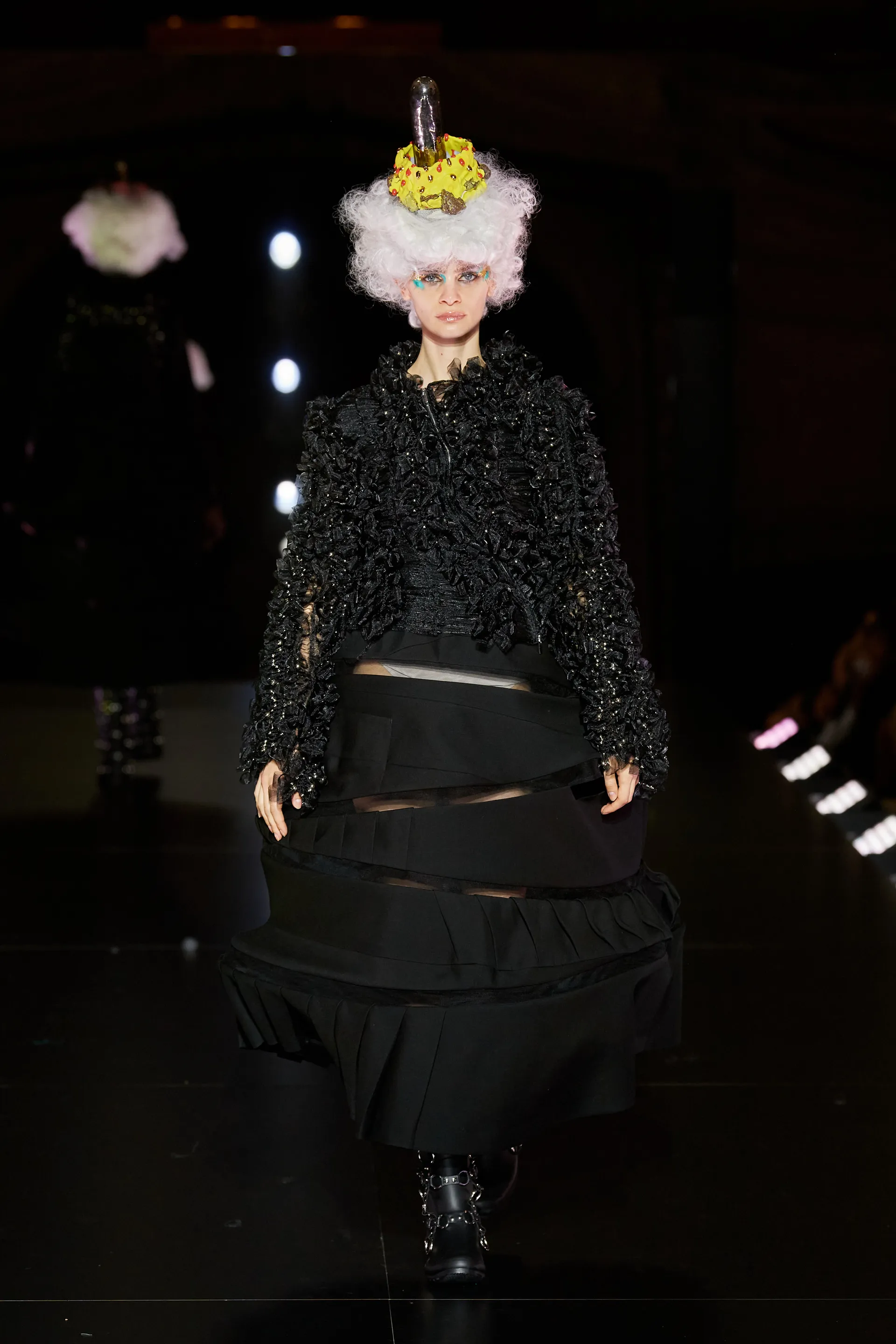 00019-noir-kei-ninomiya-spring-2023-ready-to-wear-credit-gorunway