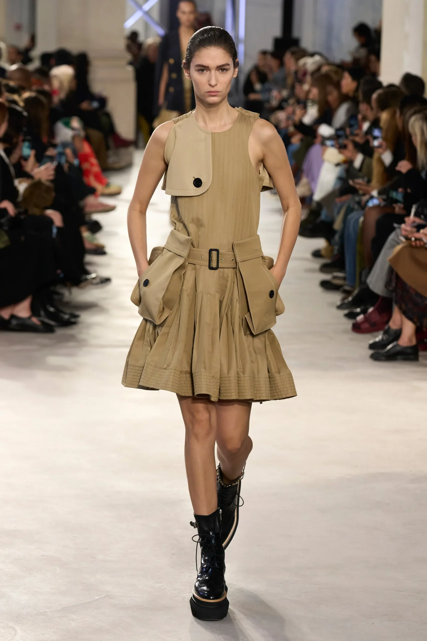 00019-sacai-spring-2023-ready-to-wear-credit-gorunway